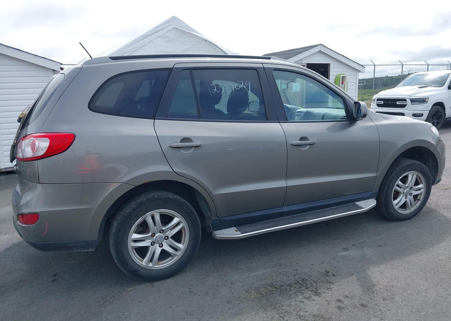 2012 HYUNDAI SANTA FE GL 3.5