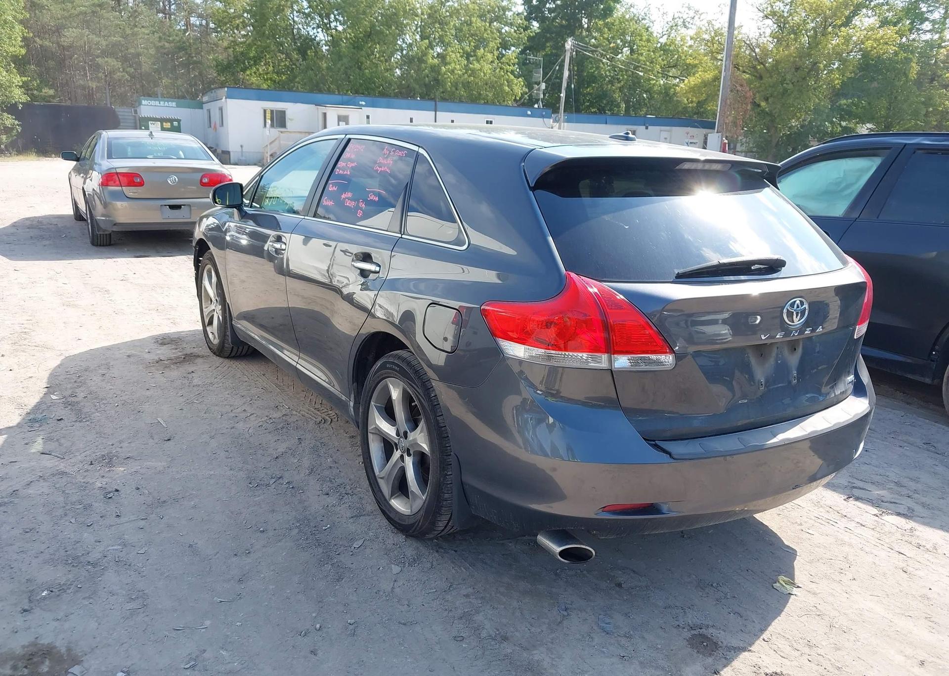 2010 TOYOTA VENZA
