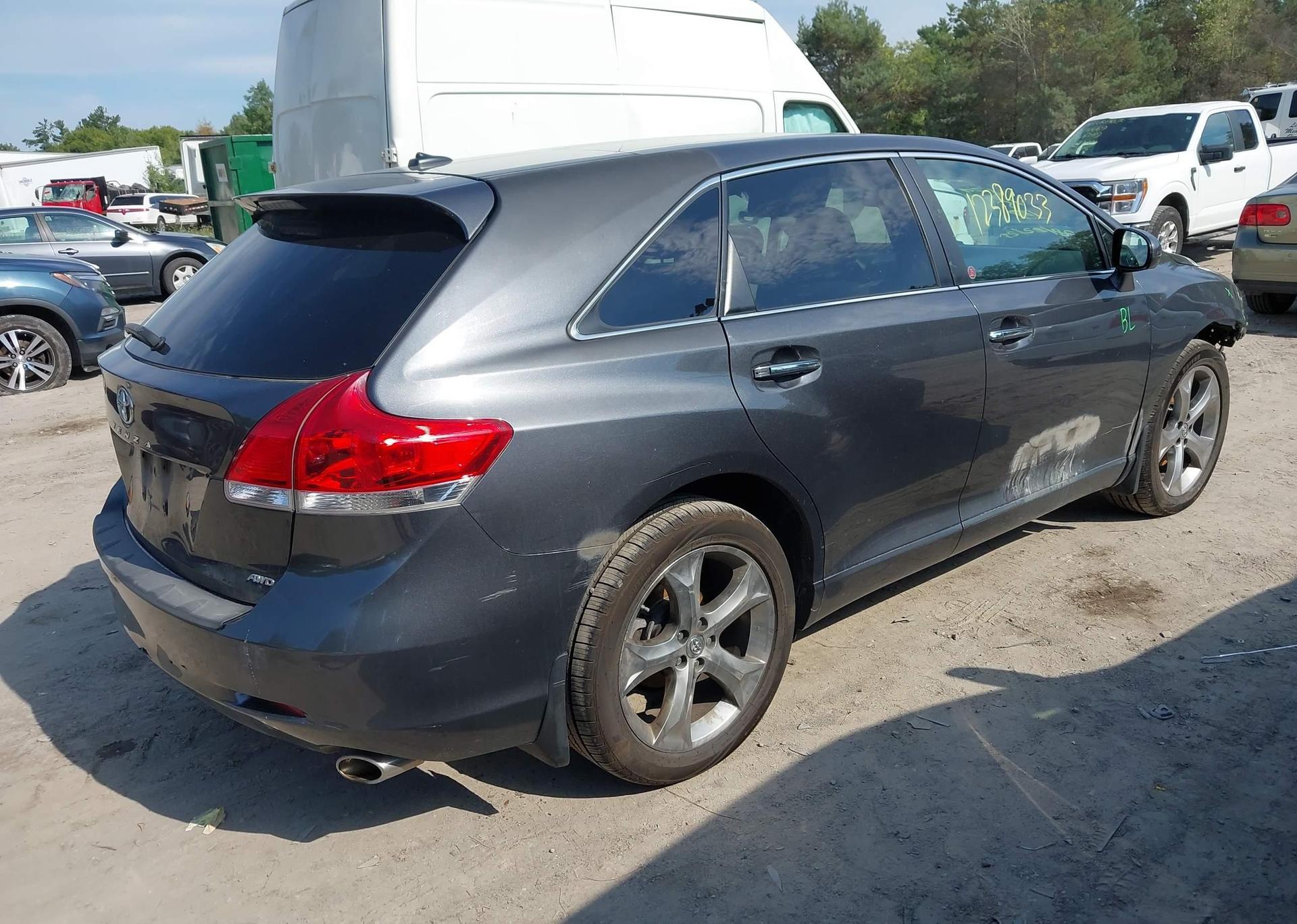 2010 TOYOTA VENZA