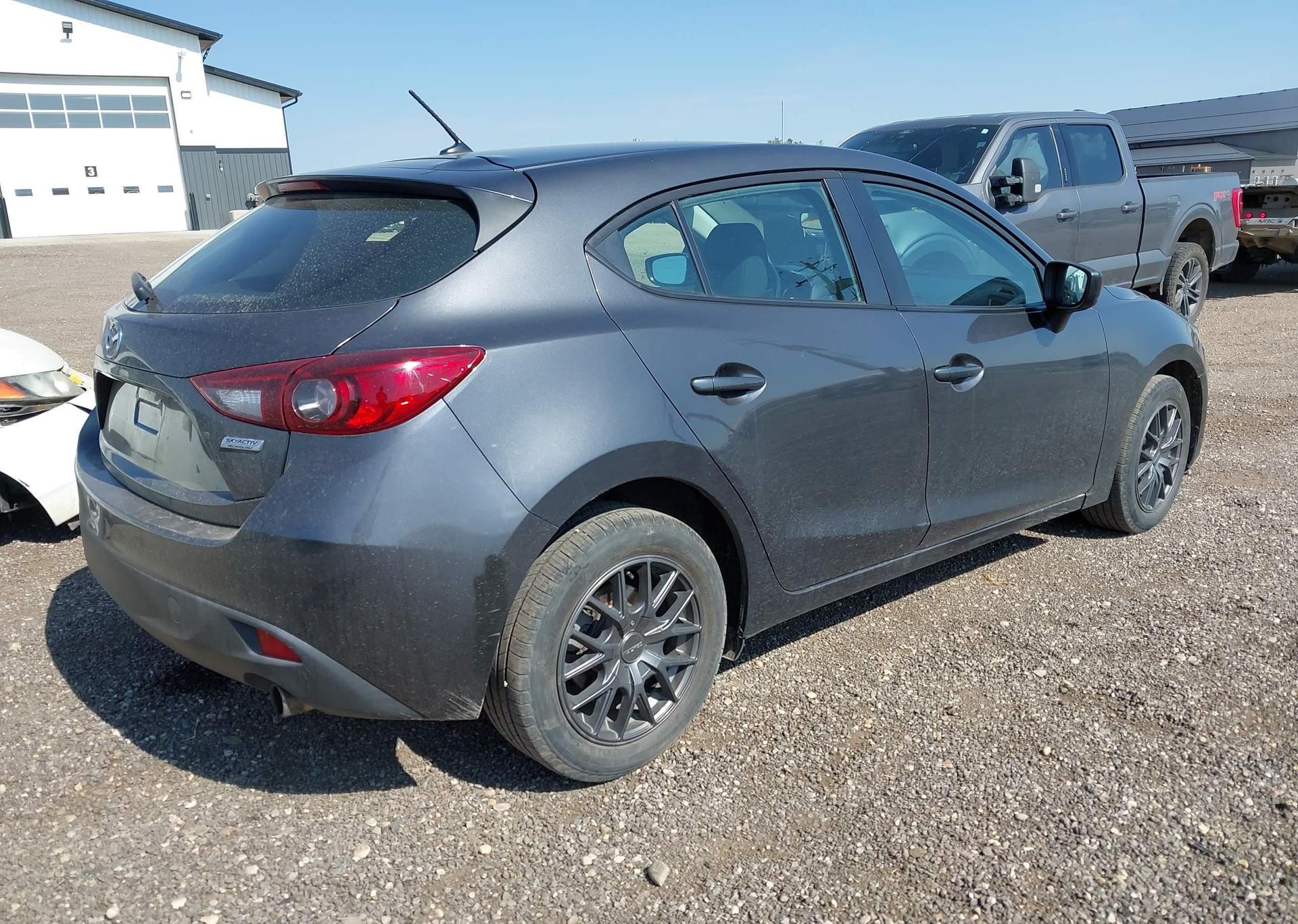 2015 MAZDA MAZDA3