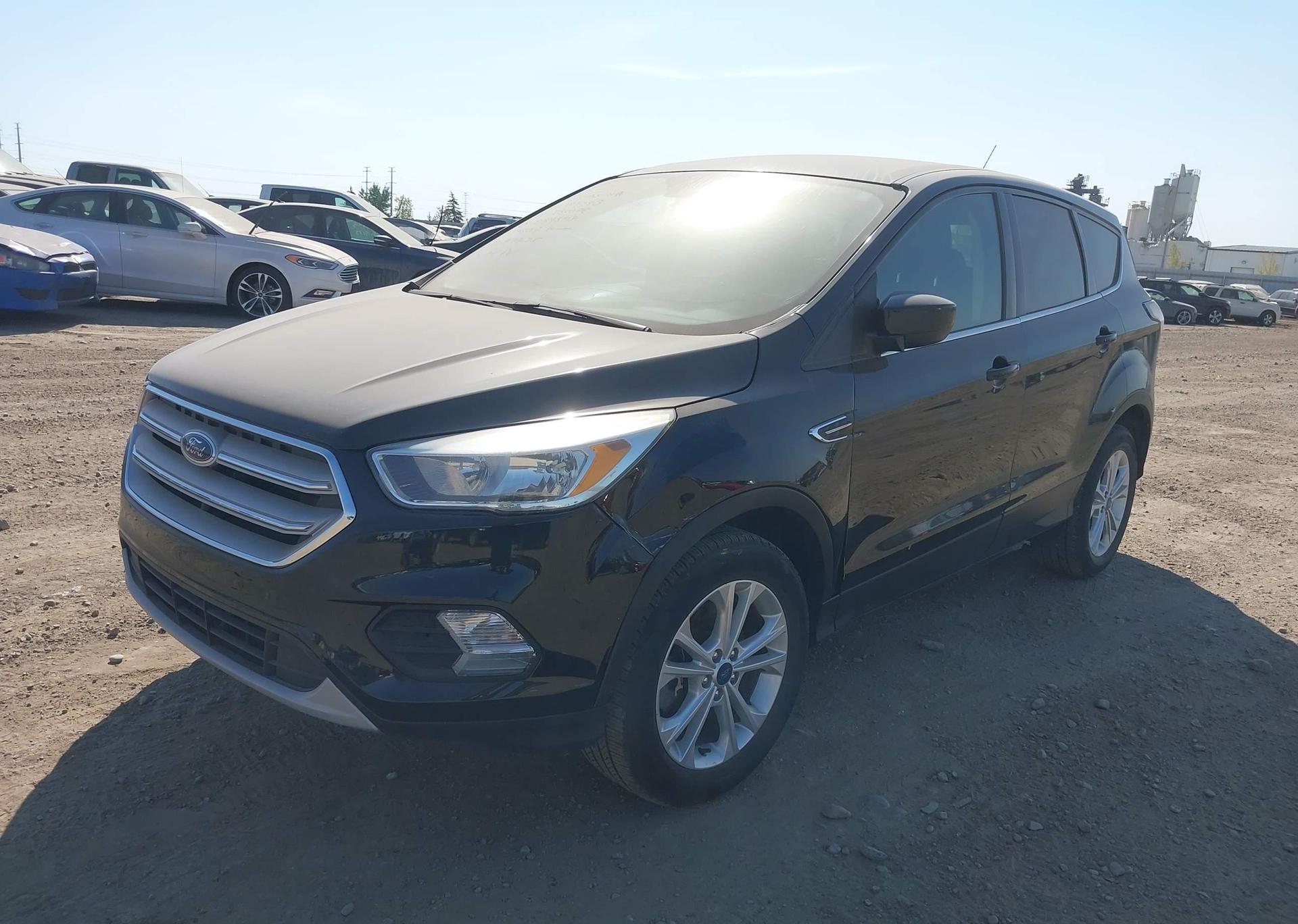 2017 FORD ESCAPE SE