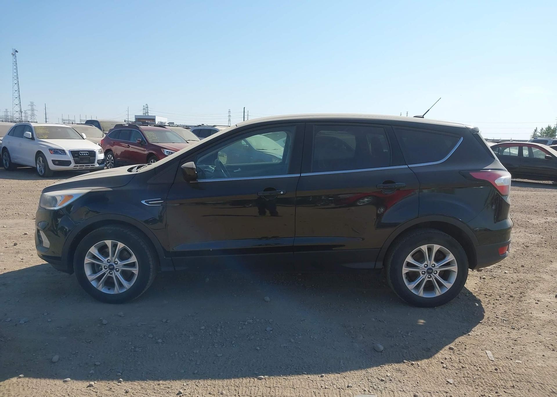 2017 FORD ESCAPE SE