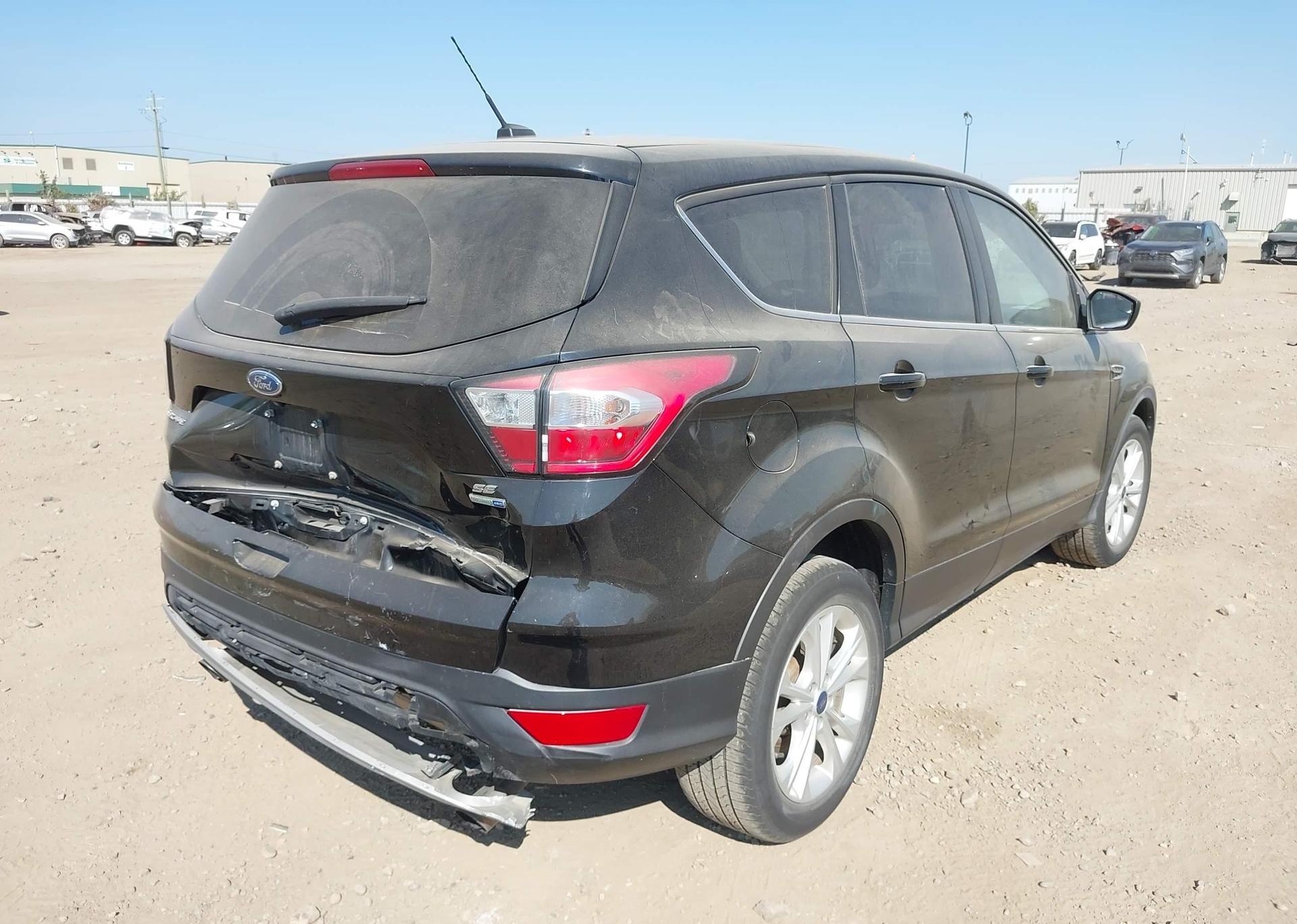 2017 FORD ESCAPE SE