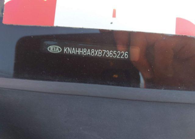 2011 KIA RONDO EX