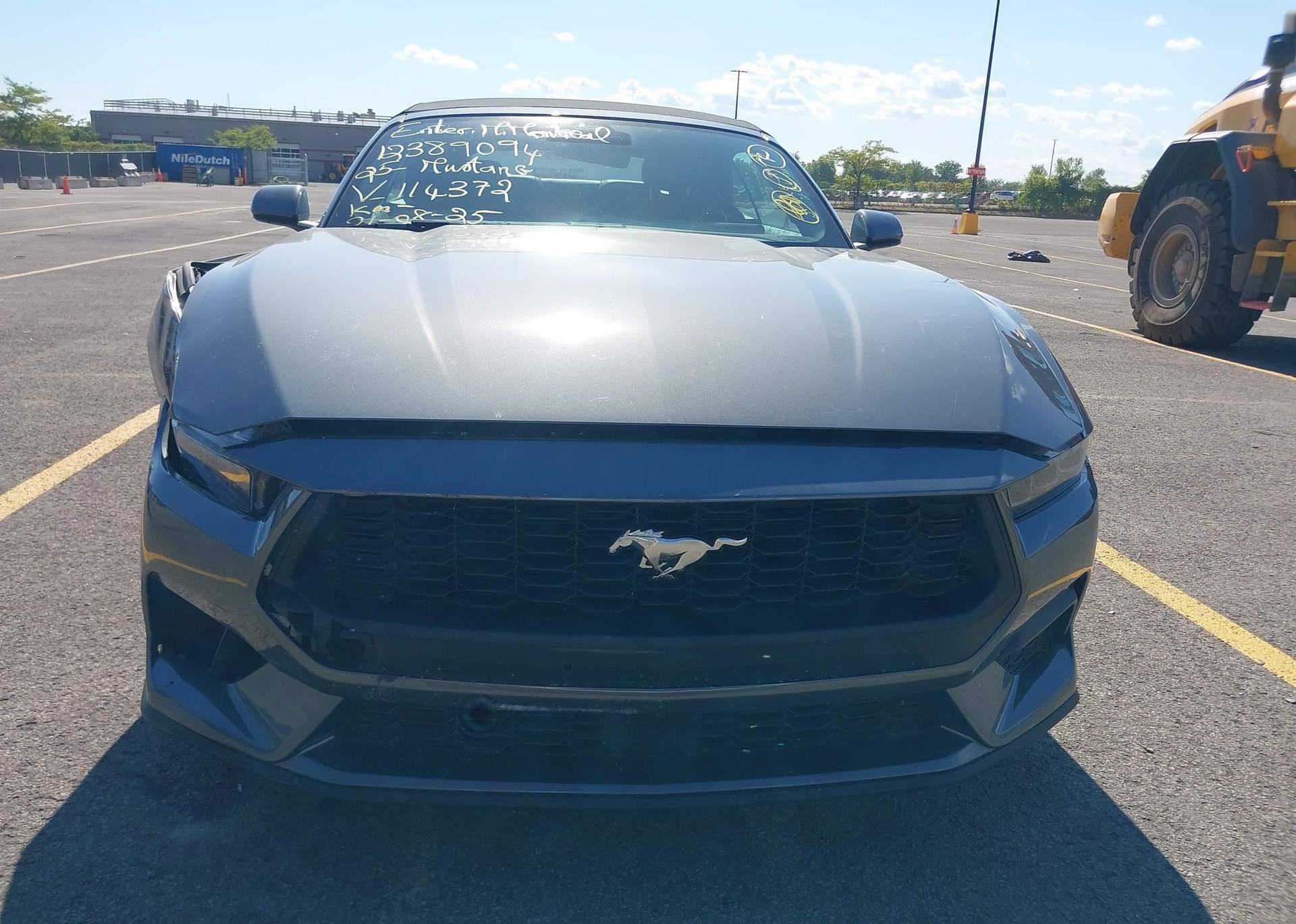 2025 FORD MUSTANG