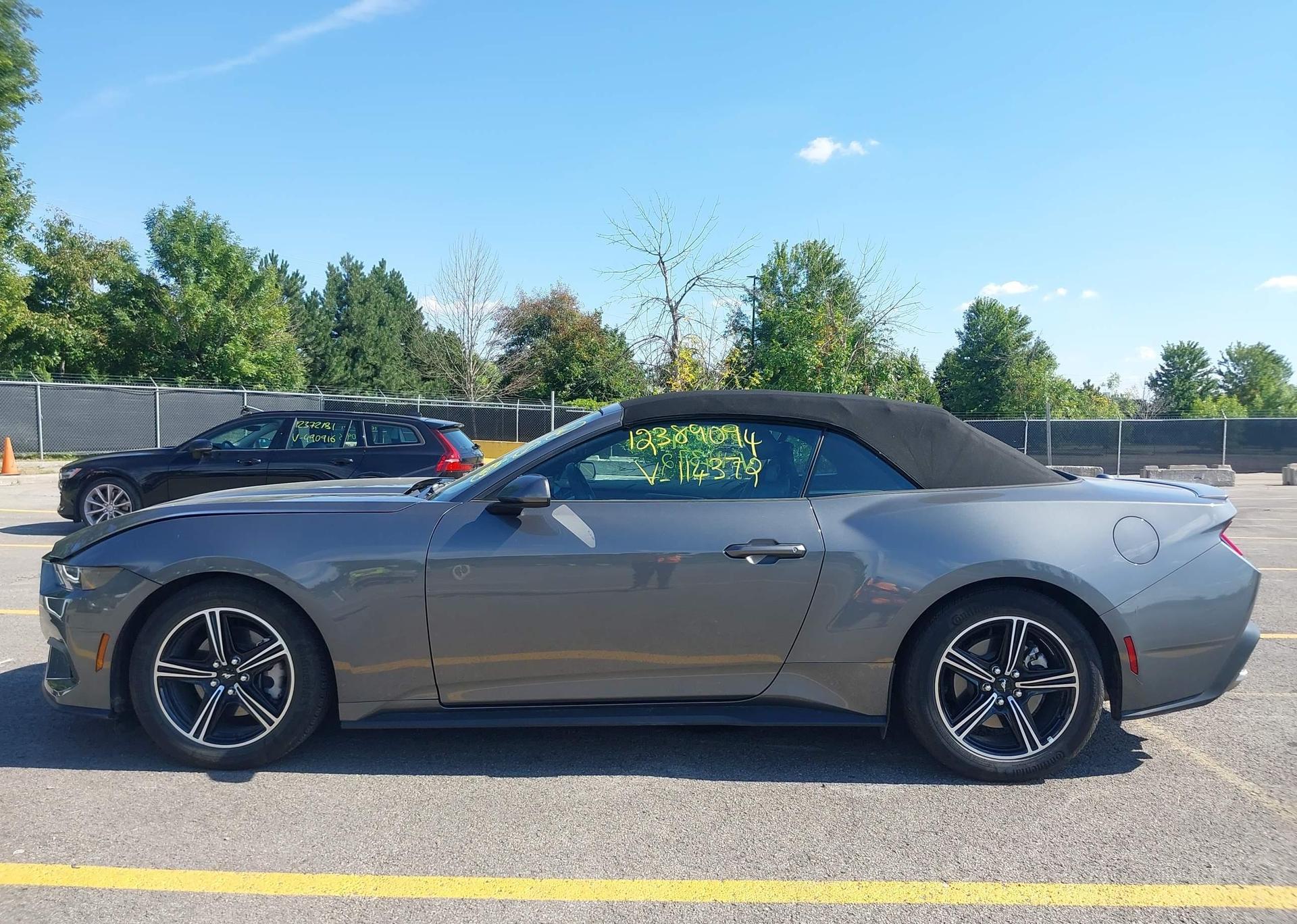 2025 FORD MUSTANG