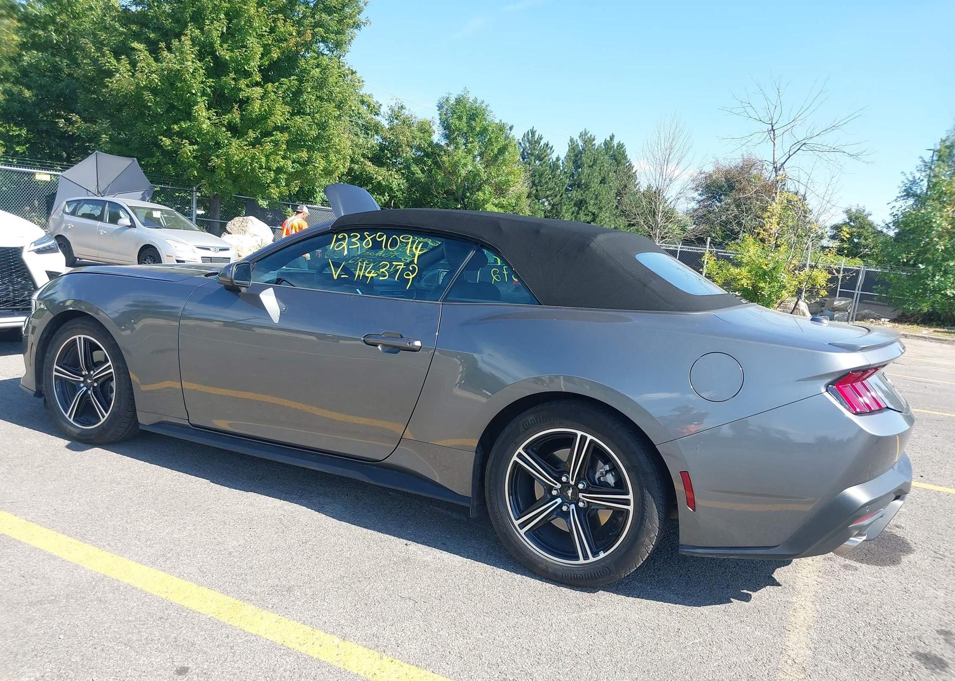 2025 FORD MUSTANG