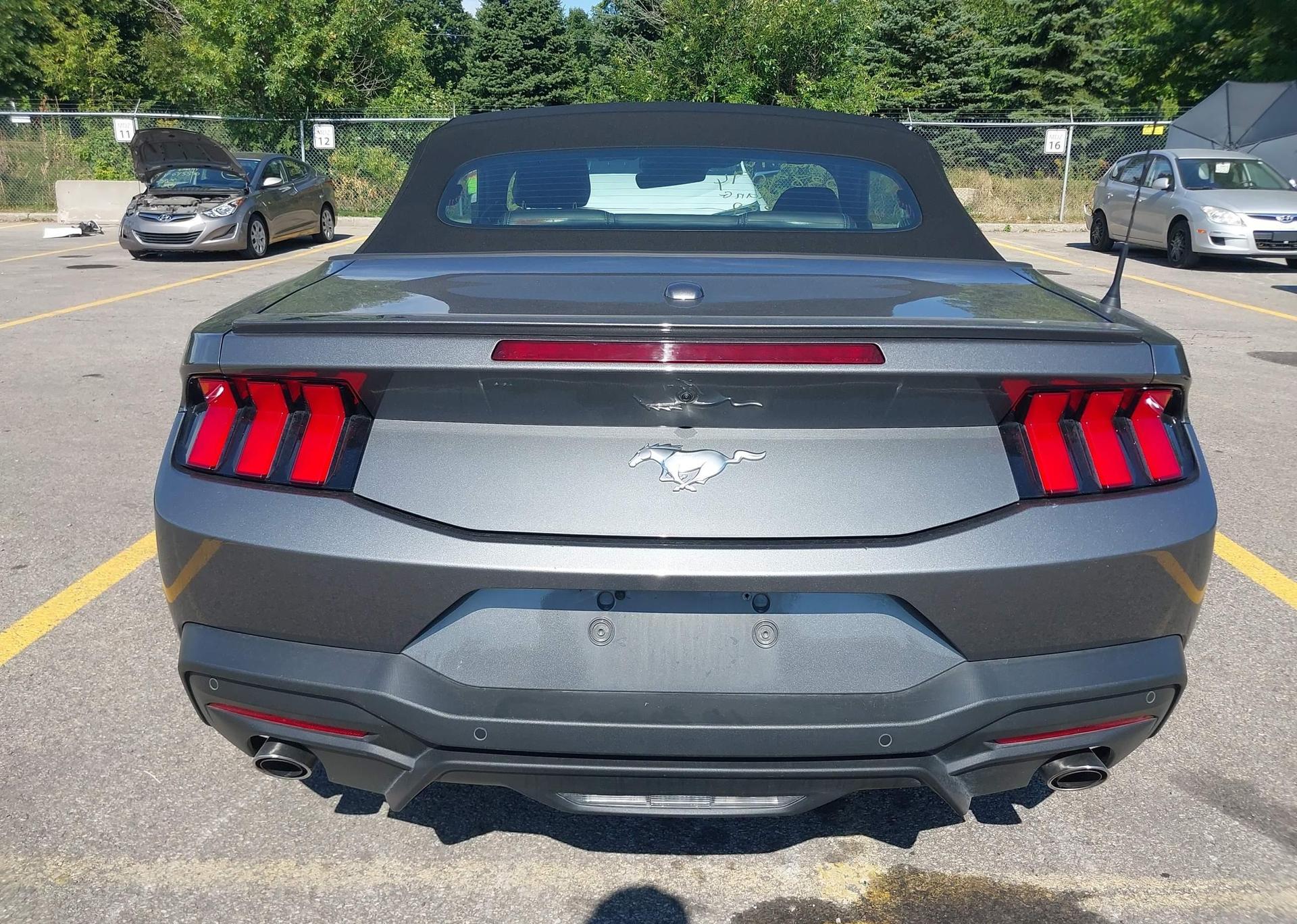 2025 FORD MUSTANG