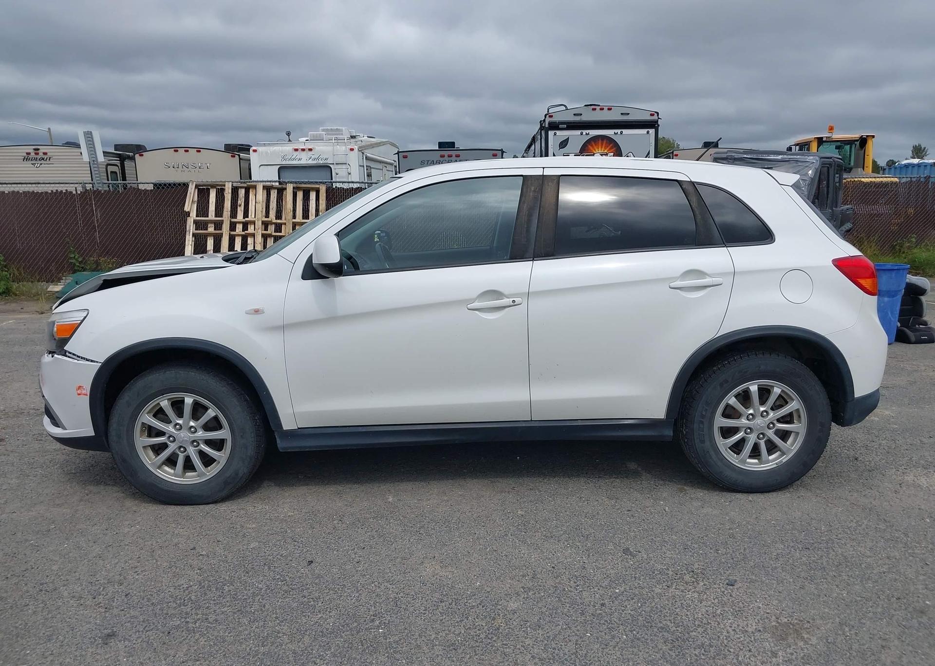 2016 MITSUBISHI RVR SE