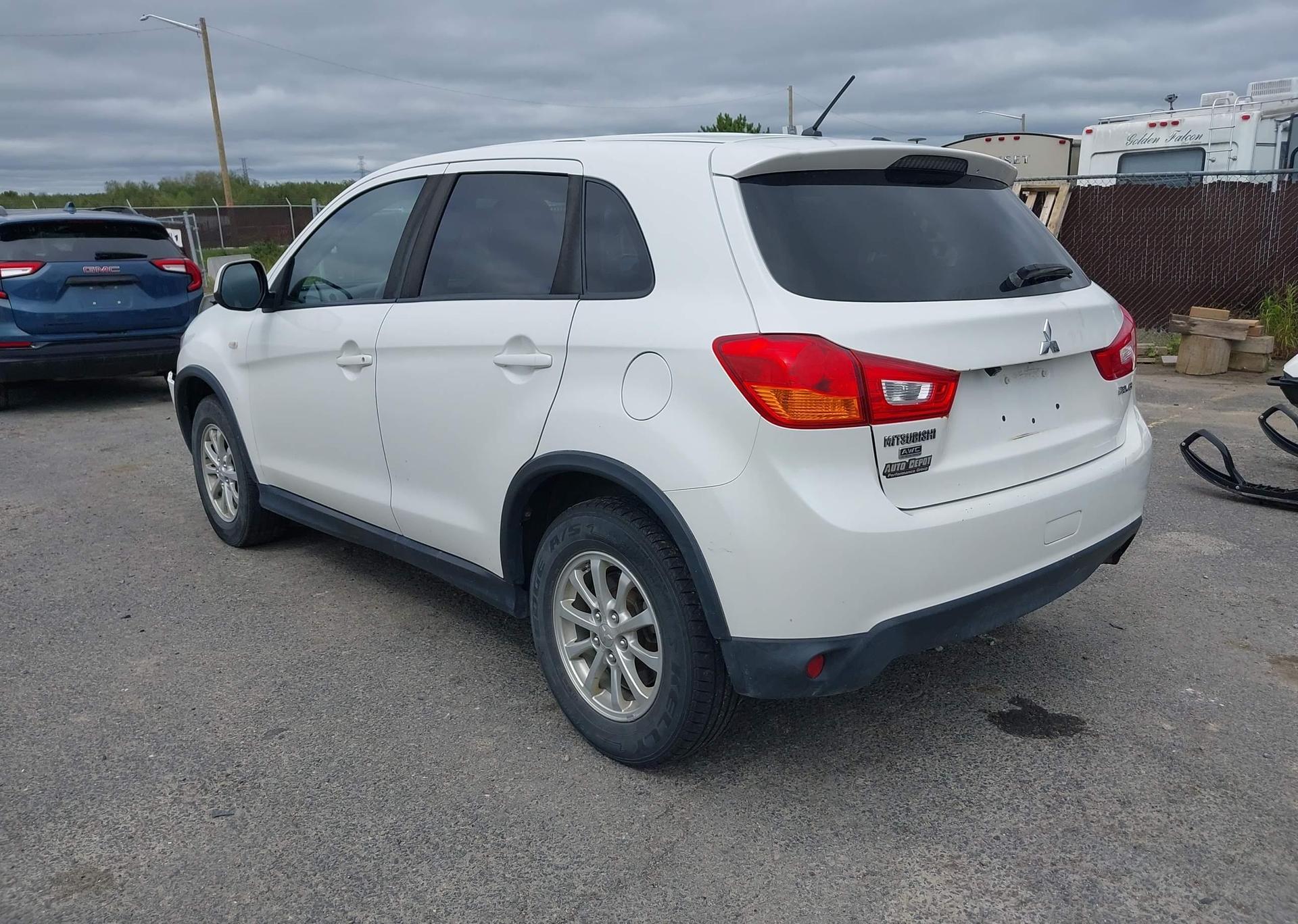 2016 MITSUBISHI RVR SE