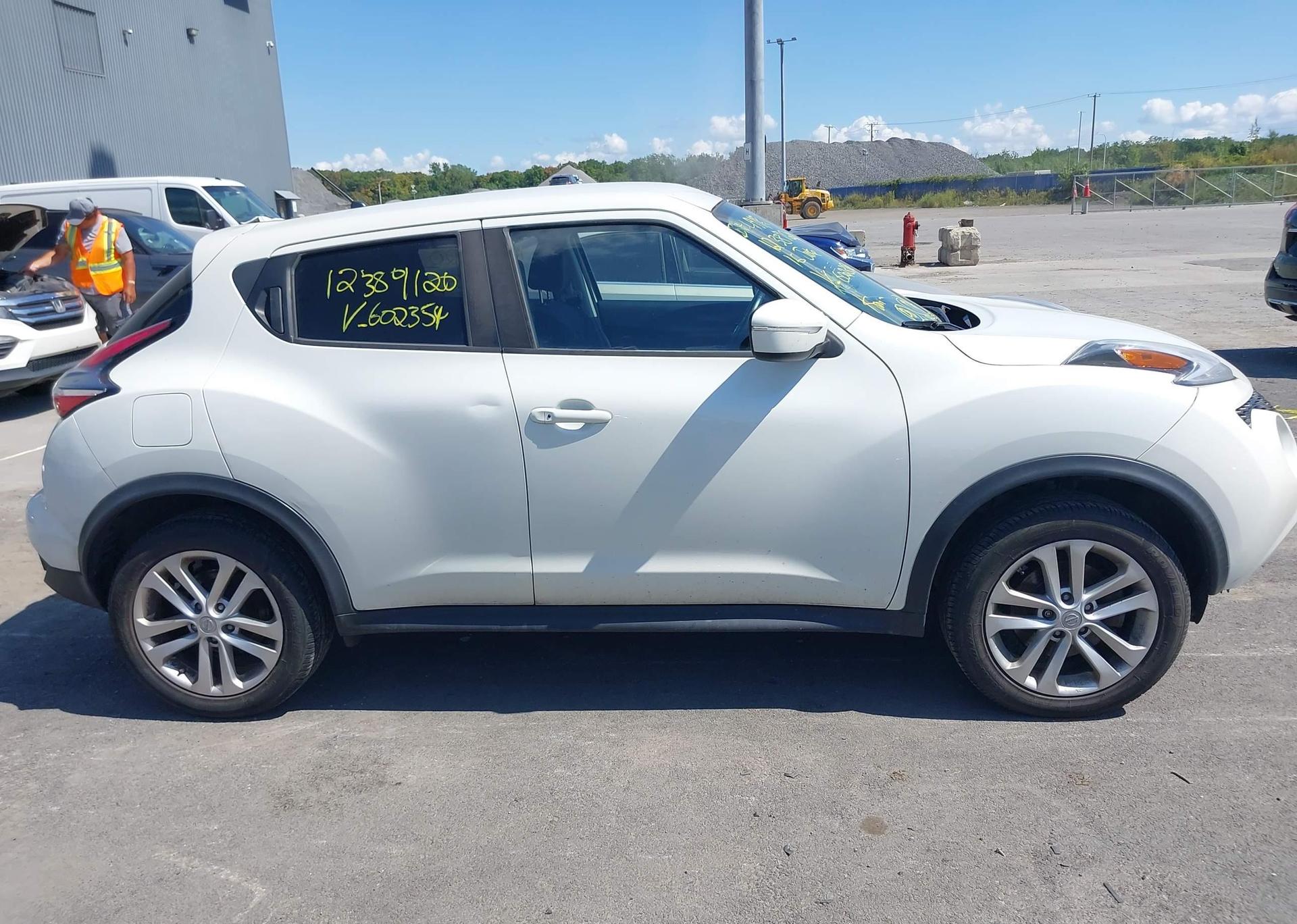 2016 NISSAN juke