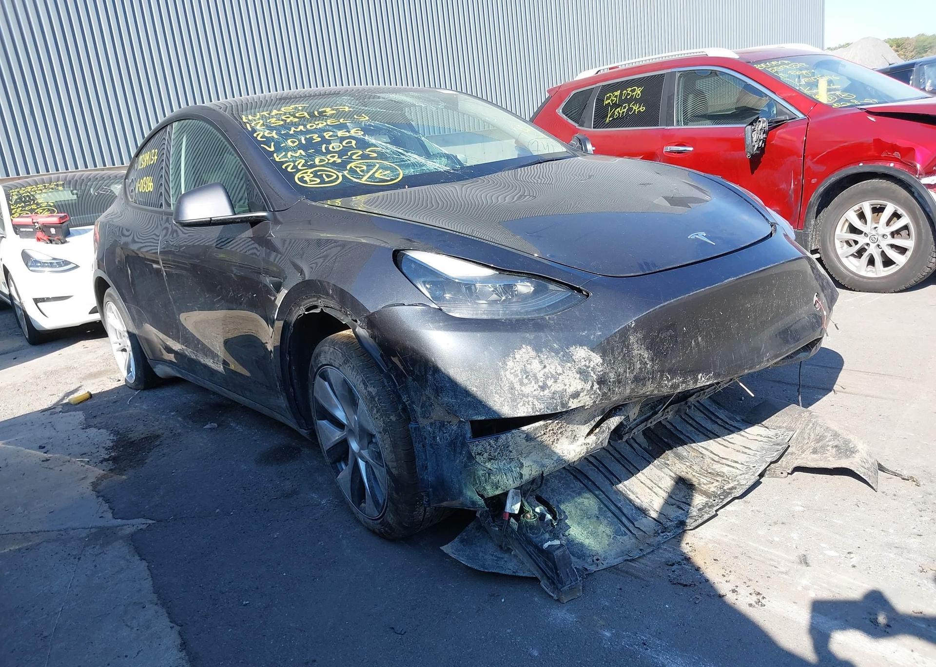 2024 TESLA MODEL Y LONG RANGE