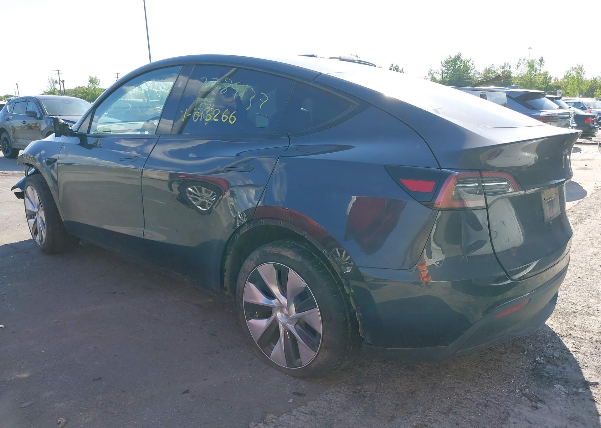 2024 TESLA MODEL Y LONG RANGE