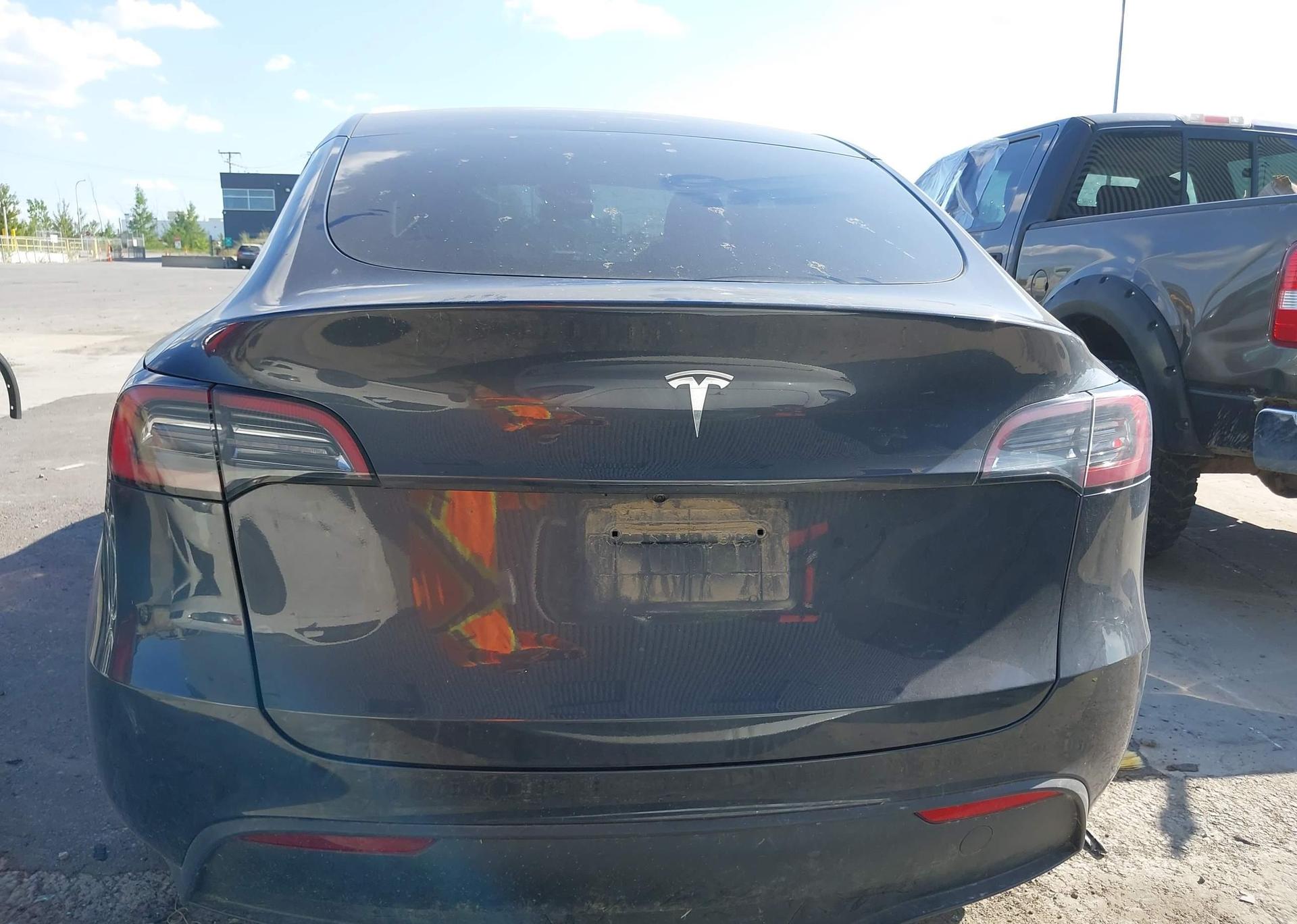 2024 TESLA MODEL Y LONG RANGE