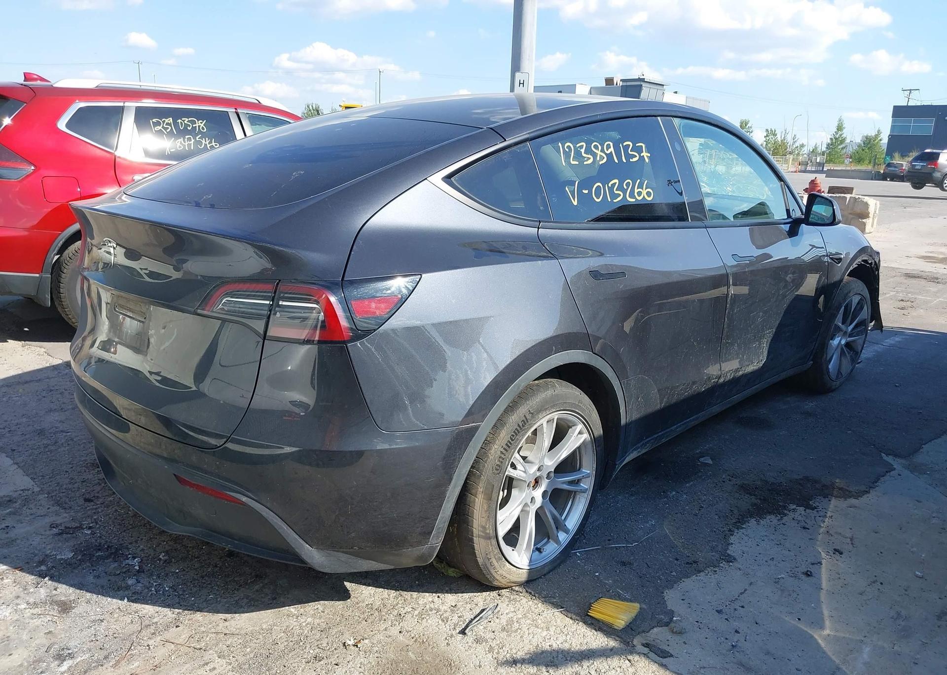 2024 TESLA MODEL Y LONG RANGE
