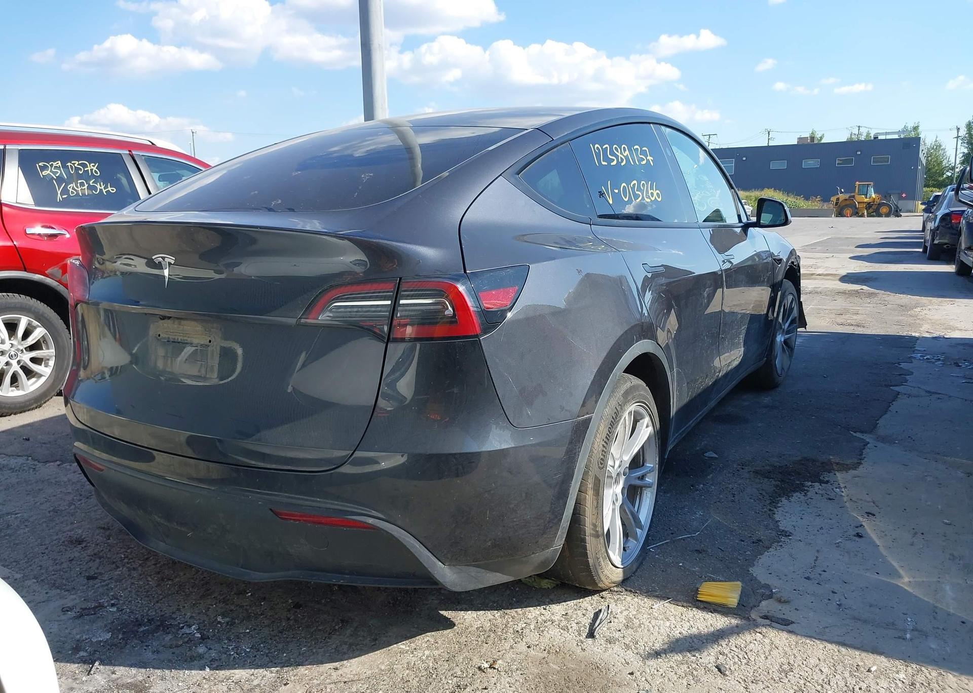 2024 TESLA MODEL Y LONG RANGE