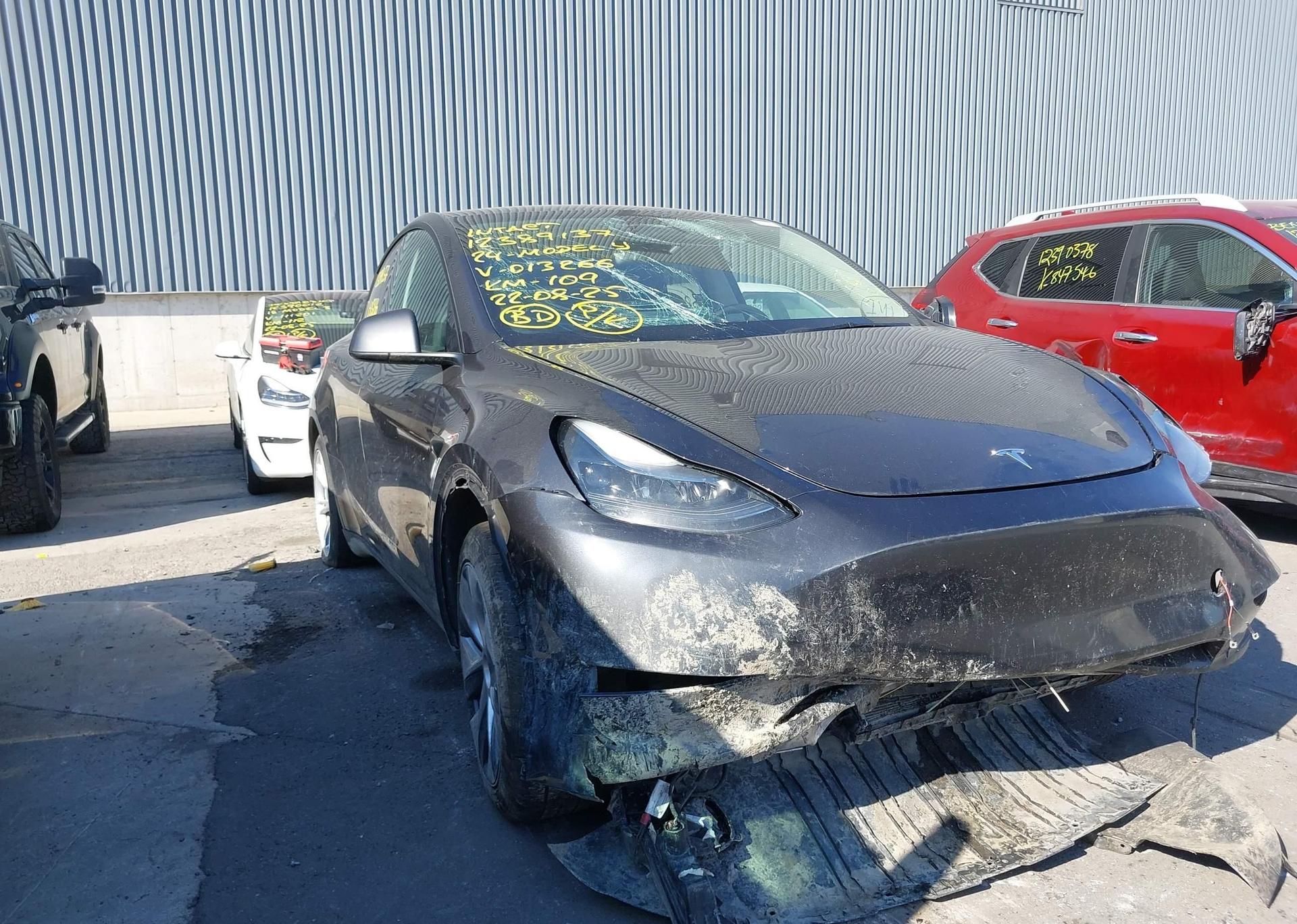 2024 TESLA MODEL Y LONG RANGE