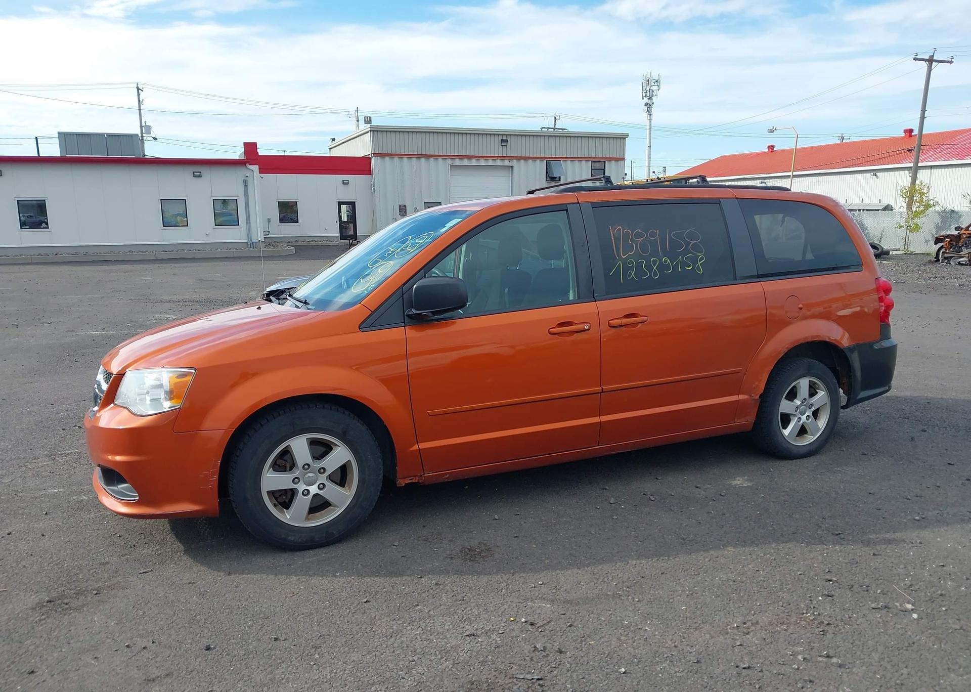 2011 DODGE GRAND CARAVAN EXPRESS