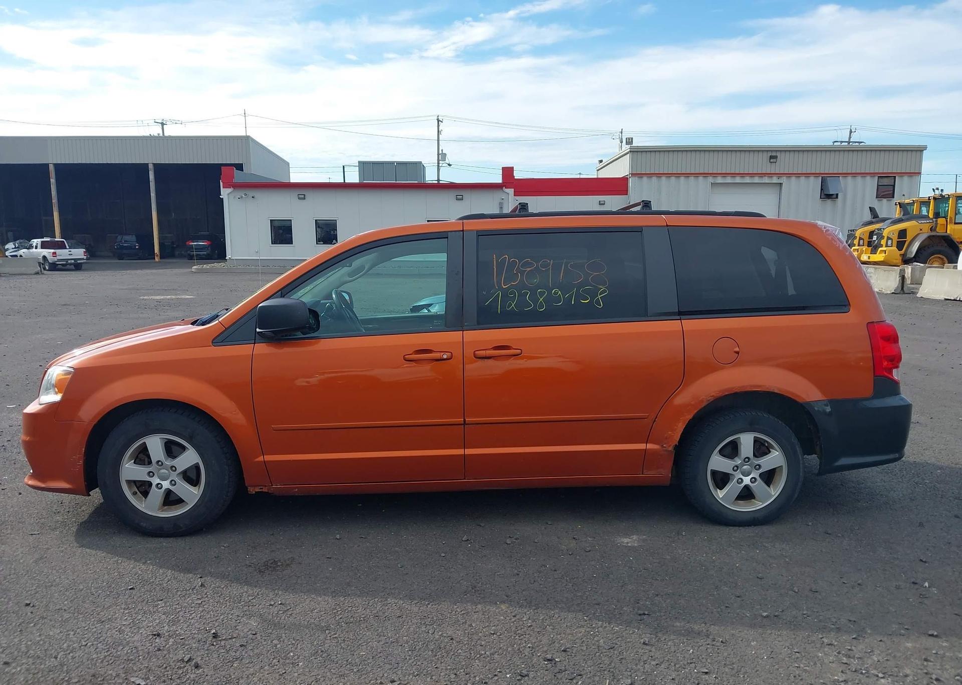 2011 DODGE GRAND CARAVAN EXPRESS