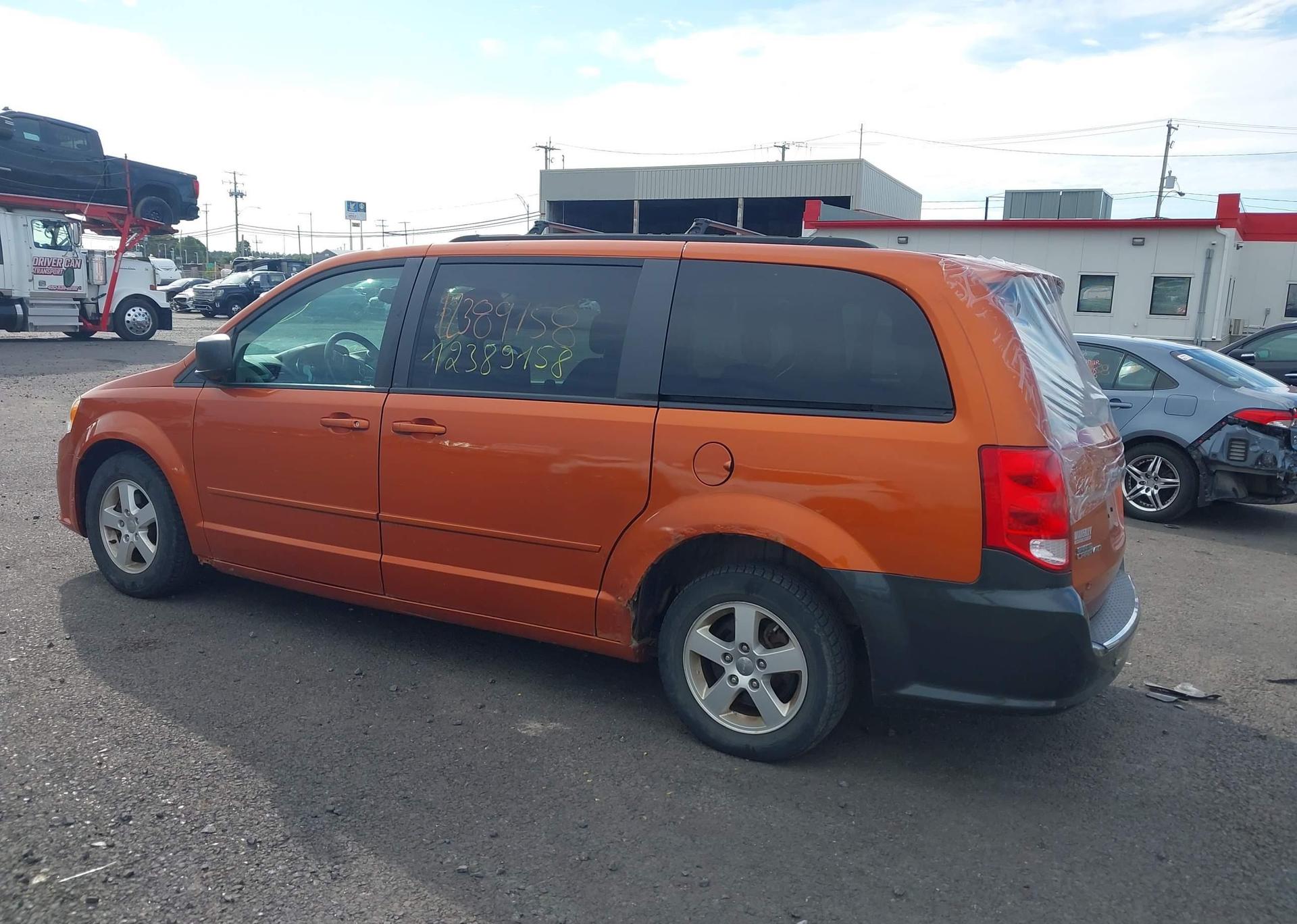 2011 DODGE GRAND CARAVAN EXPRESS