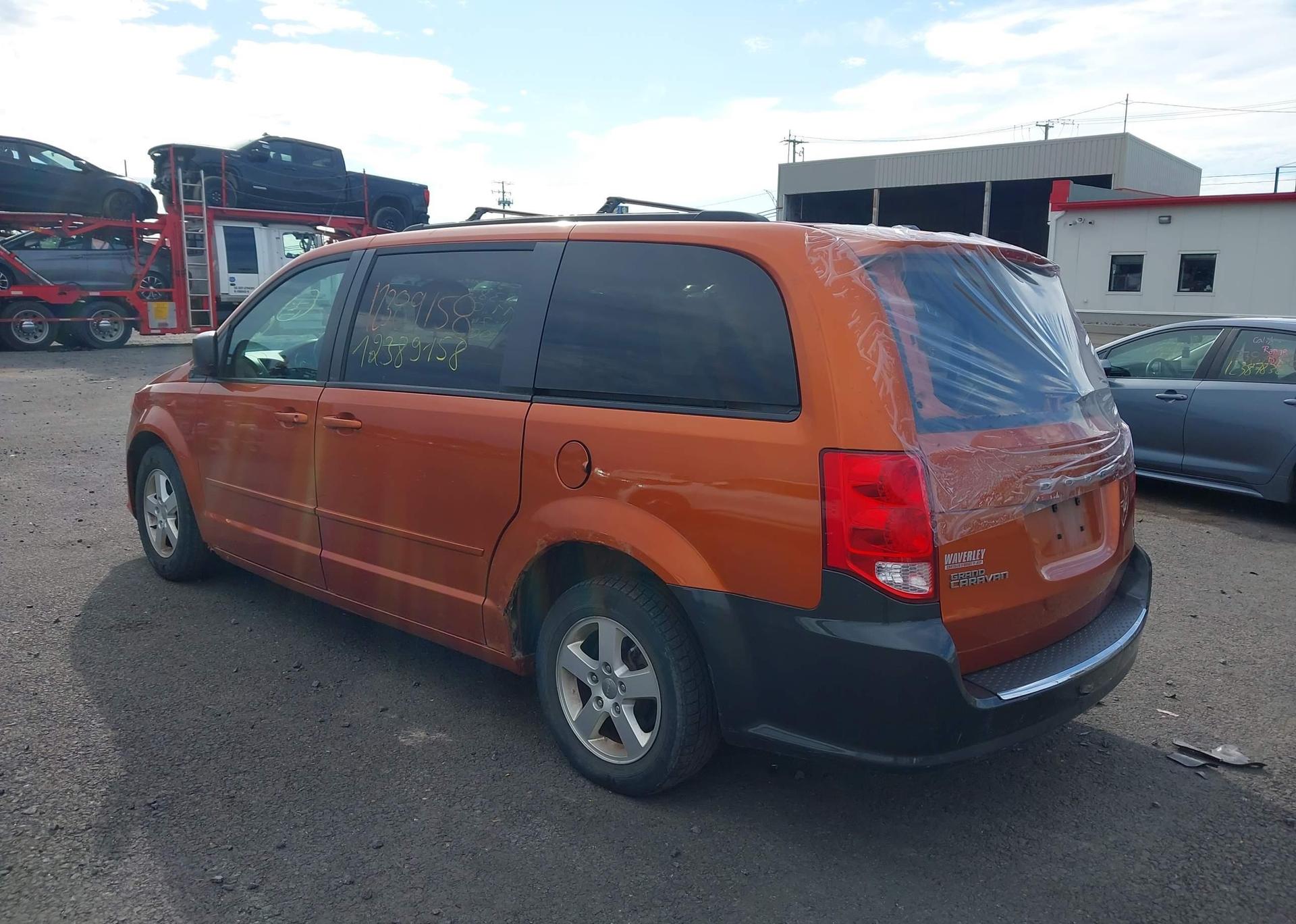 2011 DODGE GRAND CARAVAN EXPRESS