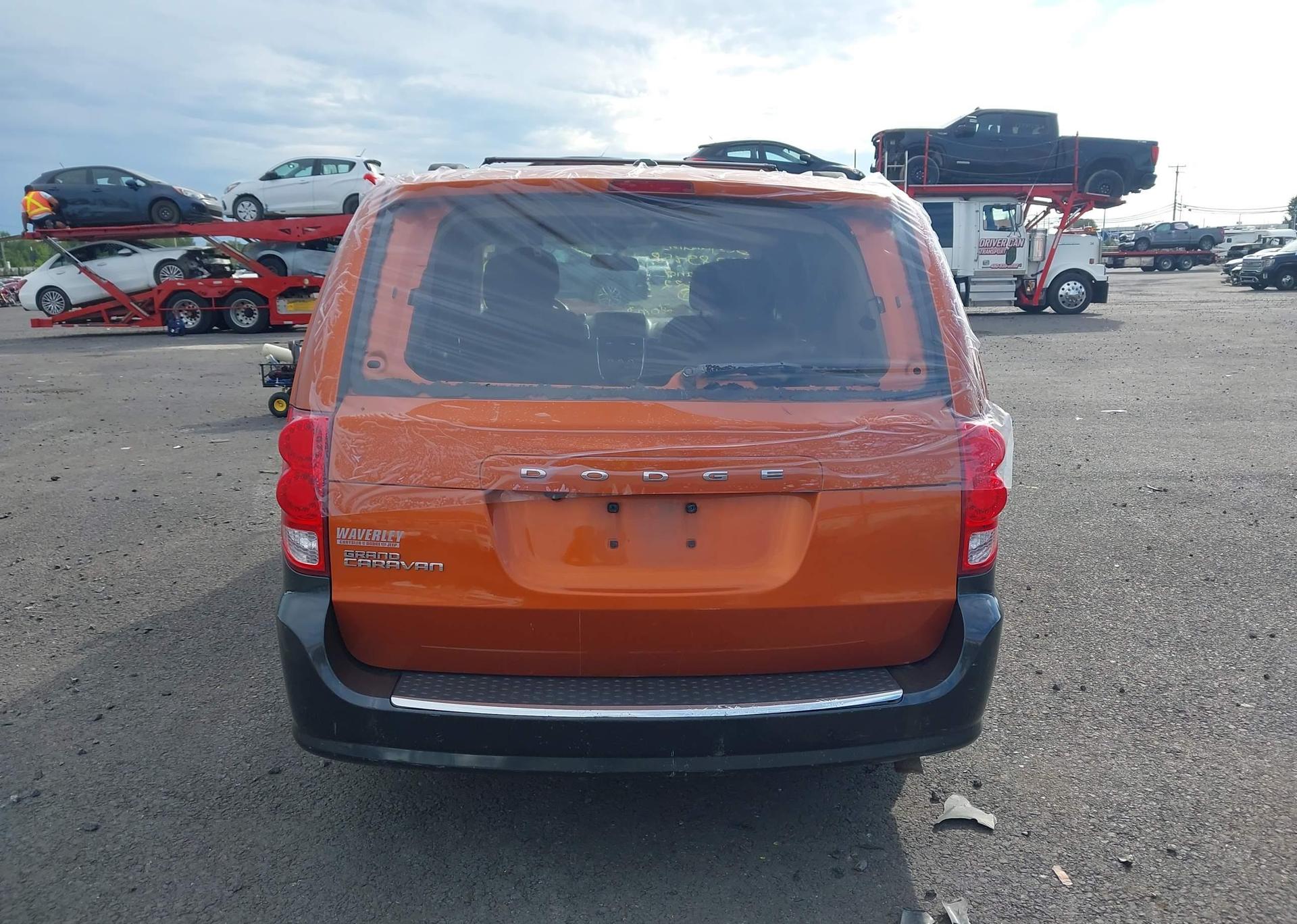 2011 DODGE GRAND CARAVAN EXPRESS