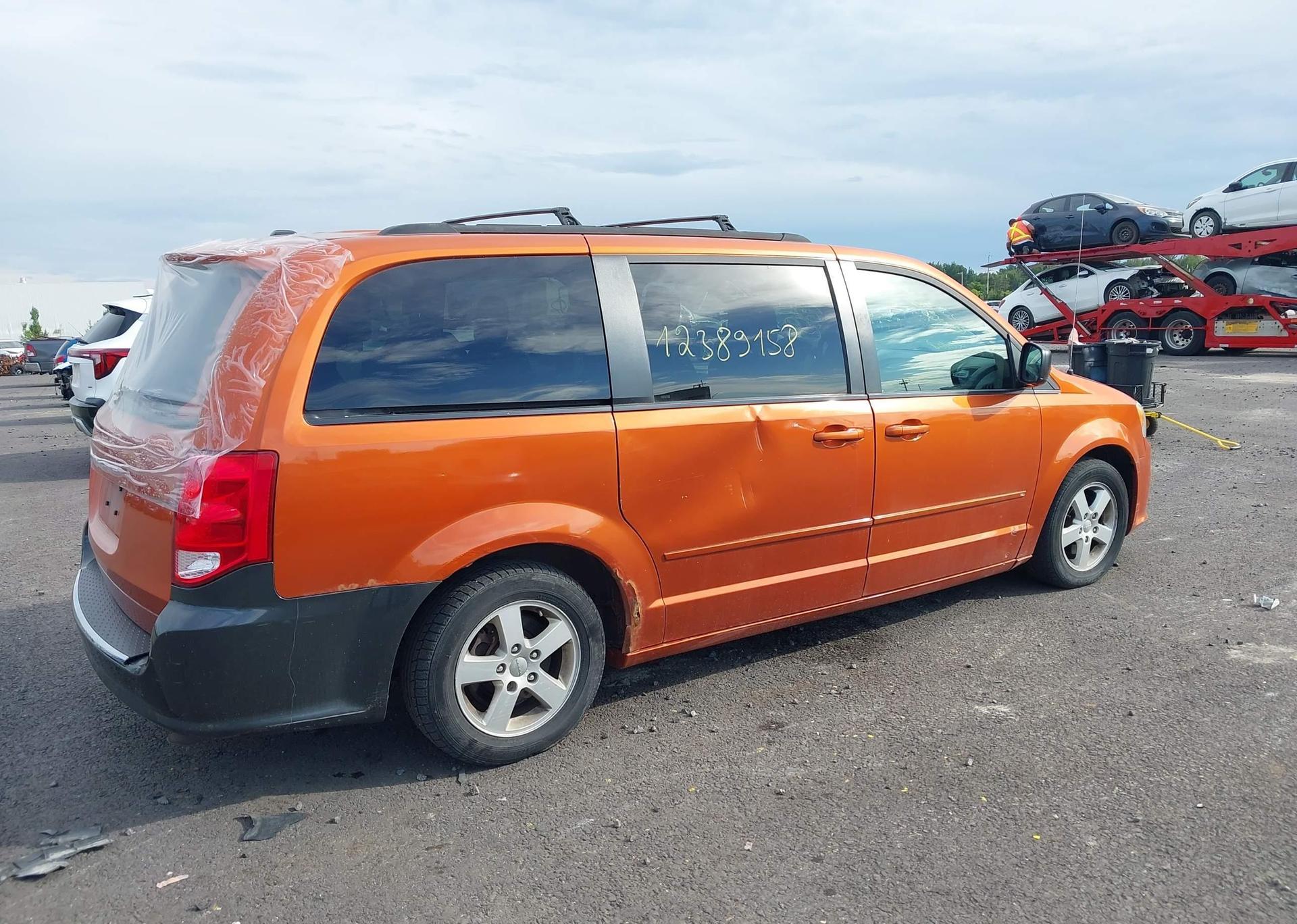 2011 DODGE GRAND CARAVAN EXPRESS