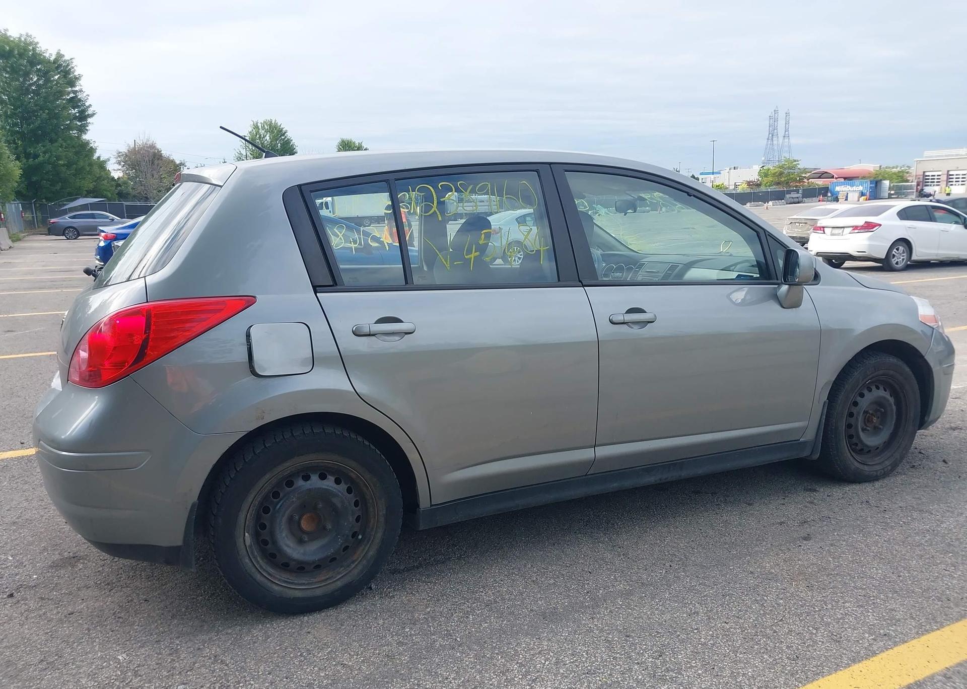 2010 NISSAN VERSA
