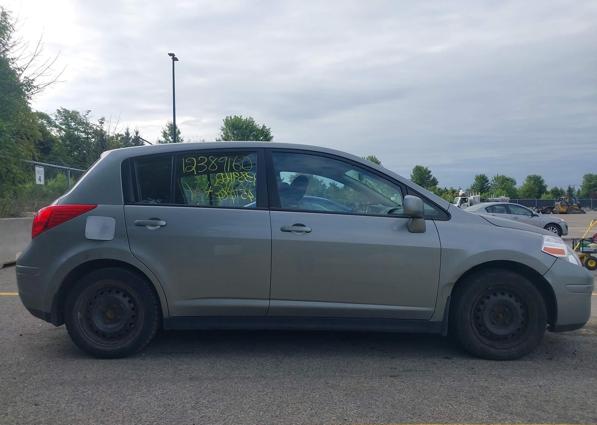 2010 NISSAN VERSA