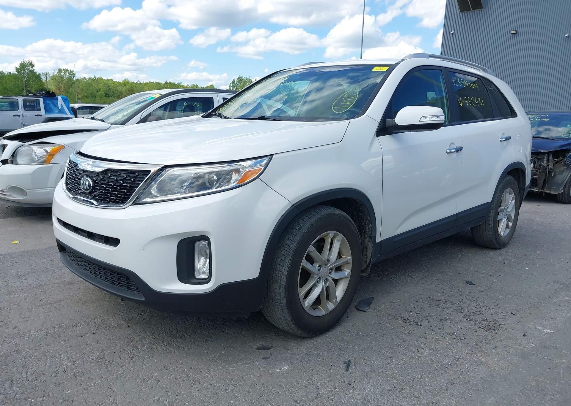 2015 KIA SORENTO LX