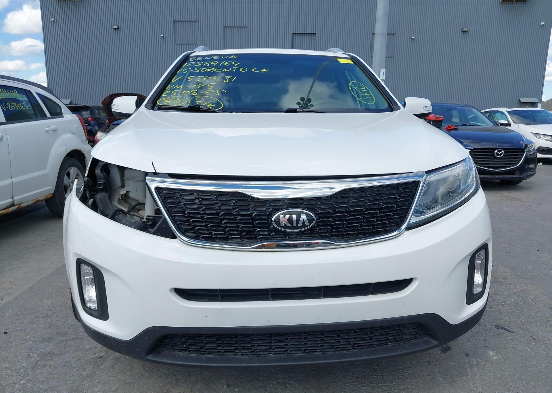 2015 KIA SORENTO LX