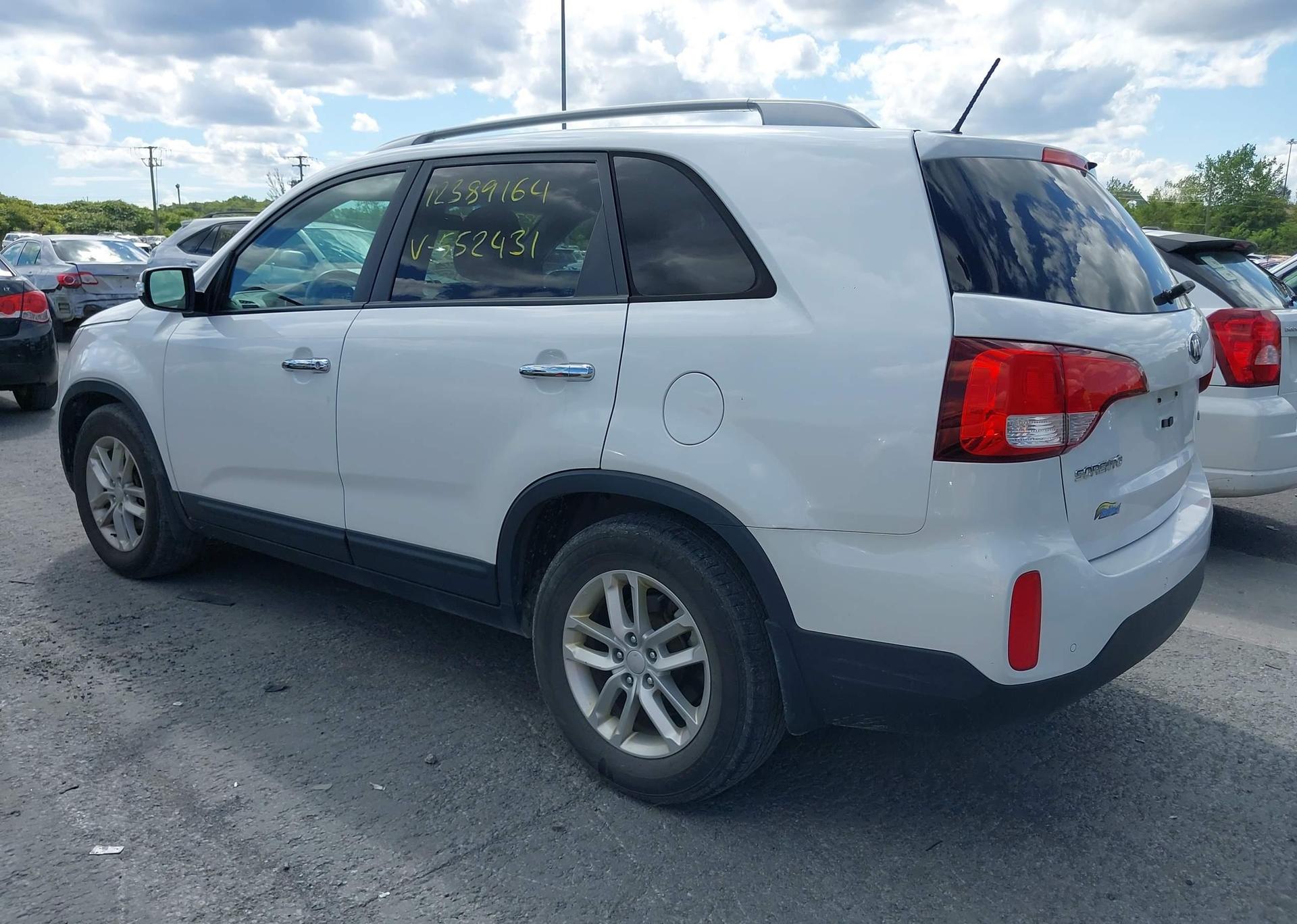 2015 KIA SORENTO LX