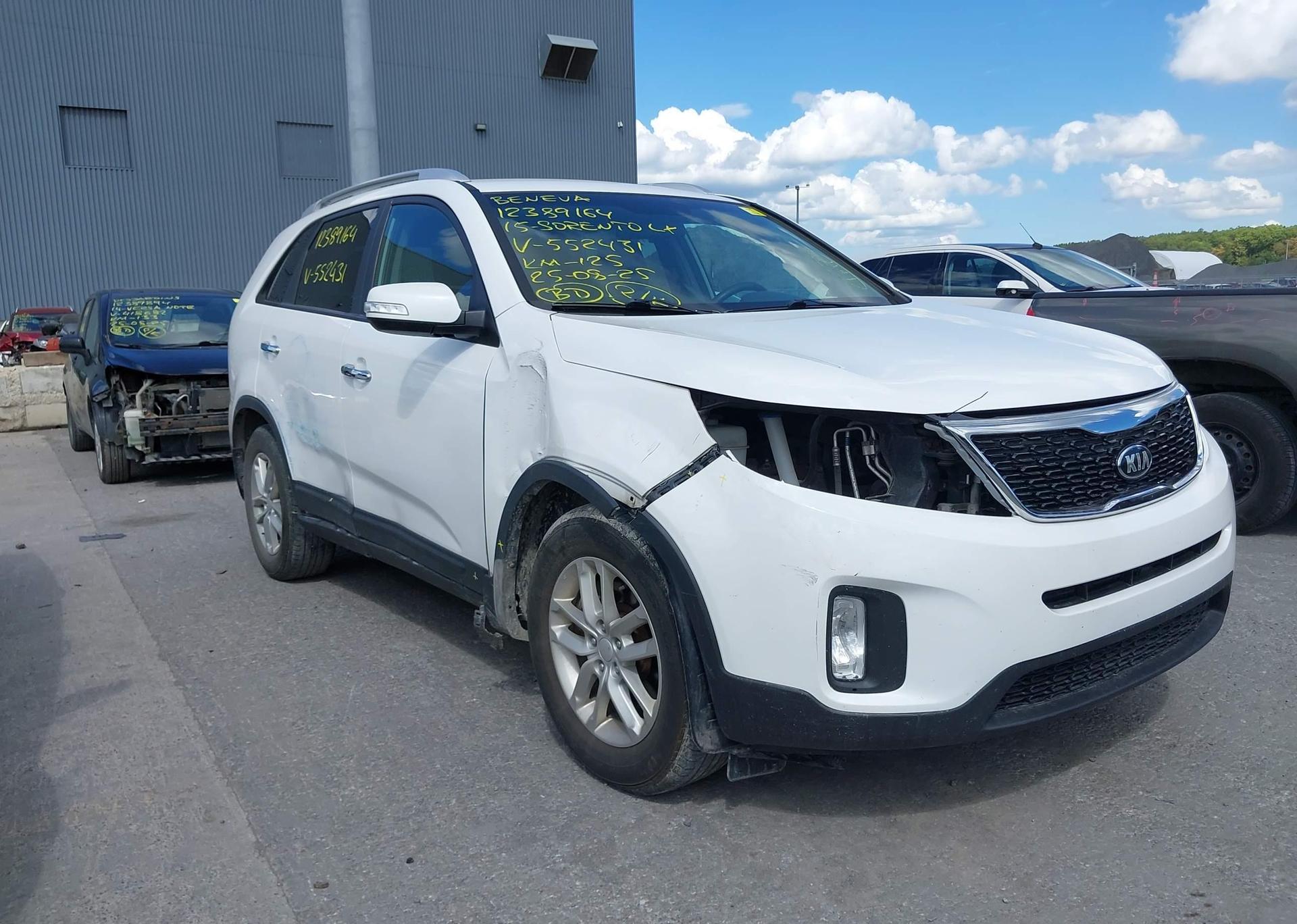 2015 KIA SORENTO LX