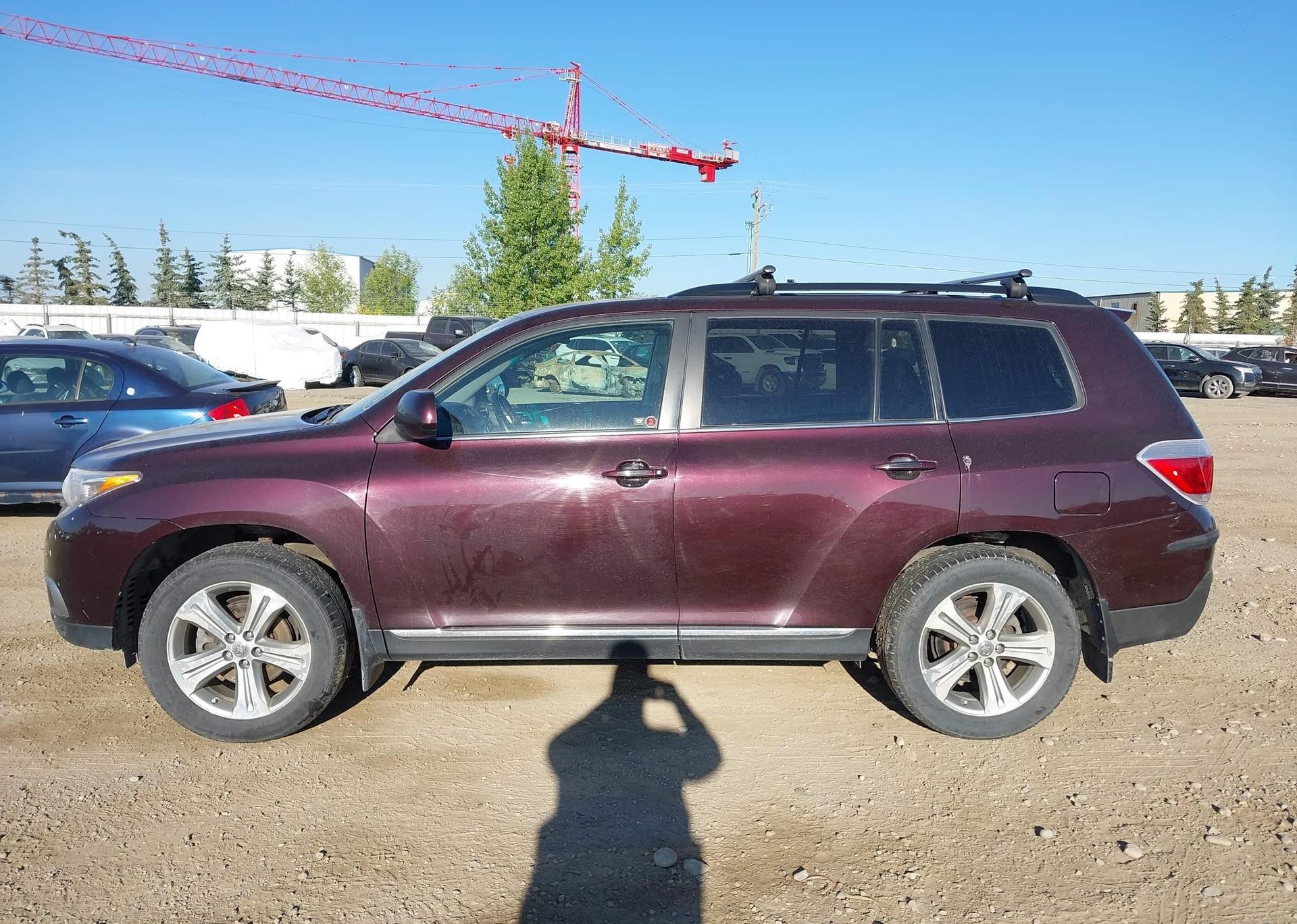 2012 TOYOTA HIGHLANDER SE