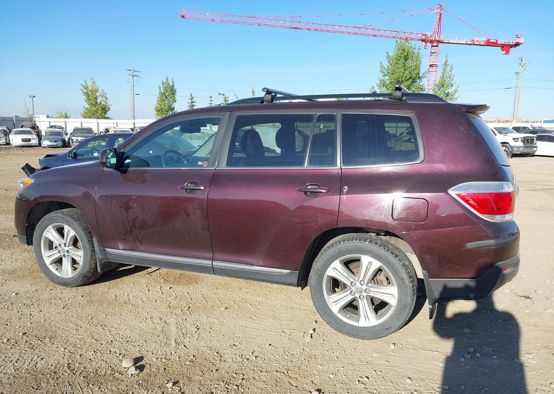 2012 TOYOTA HIGHLANDER SE