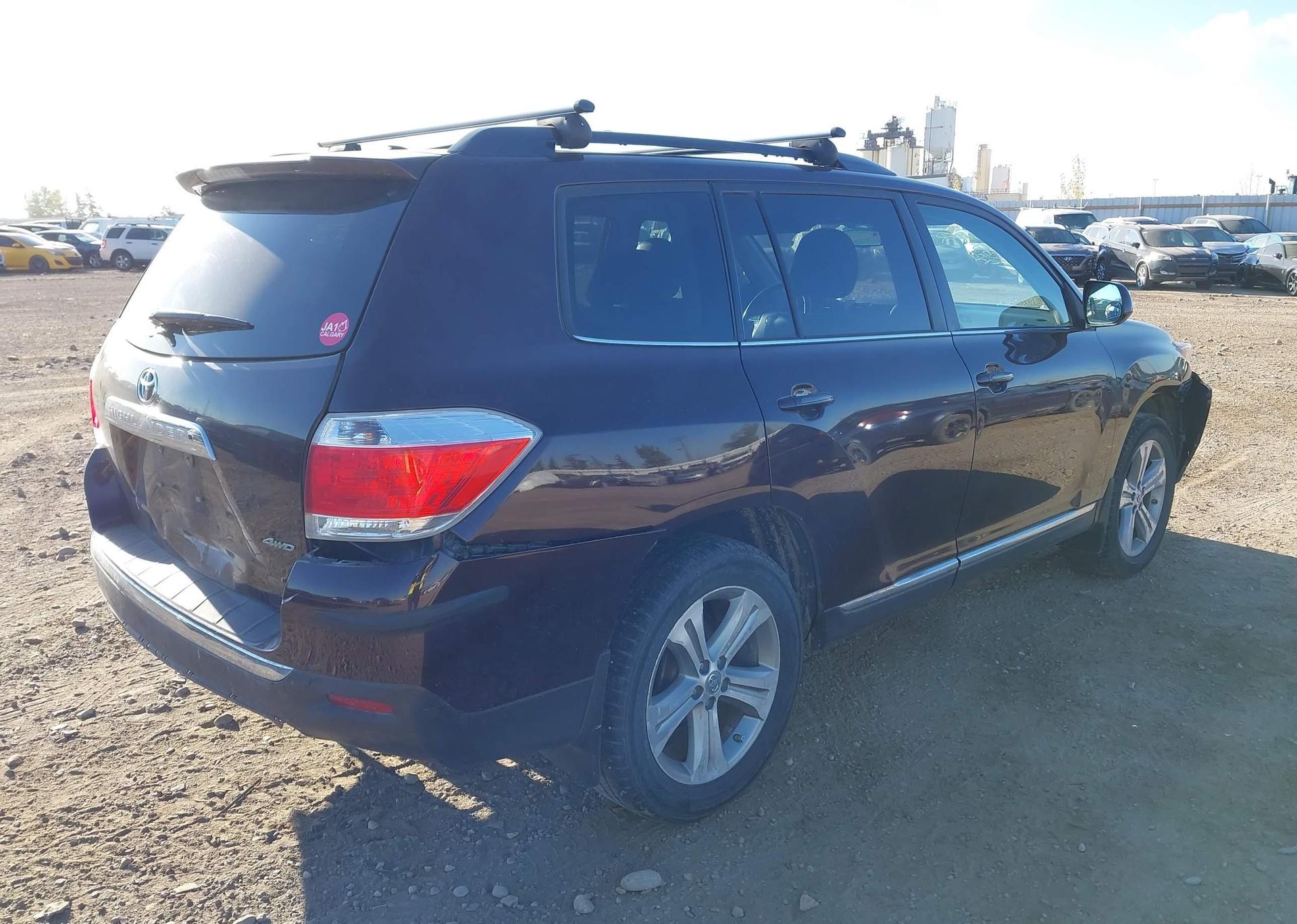 2012 TOYOTA HIGHLANDER SE