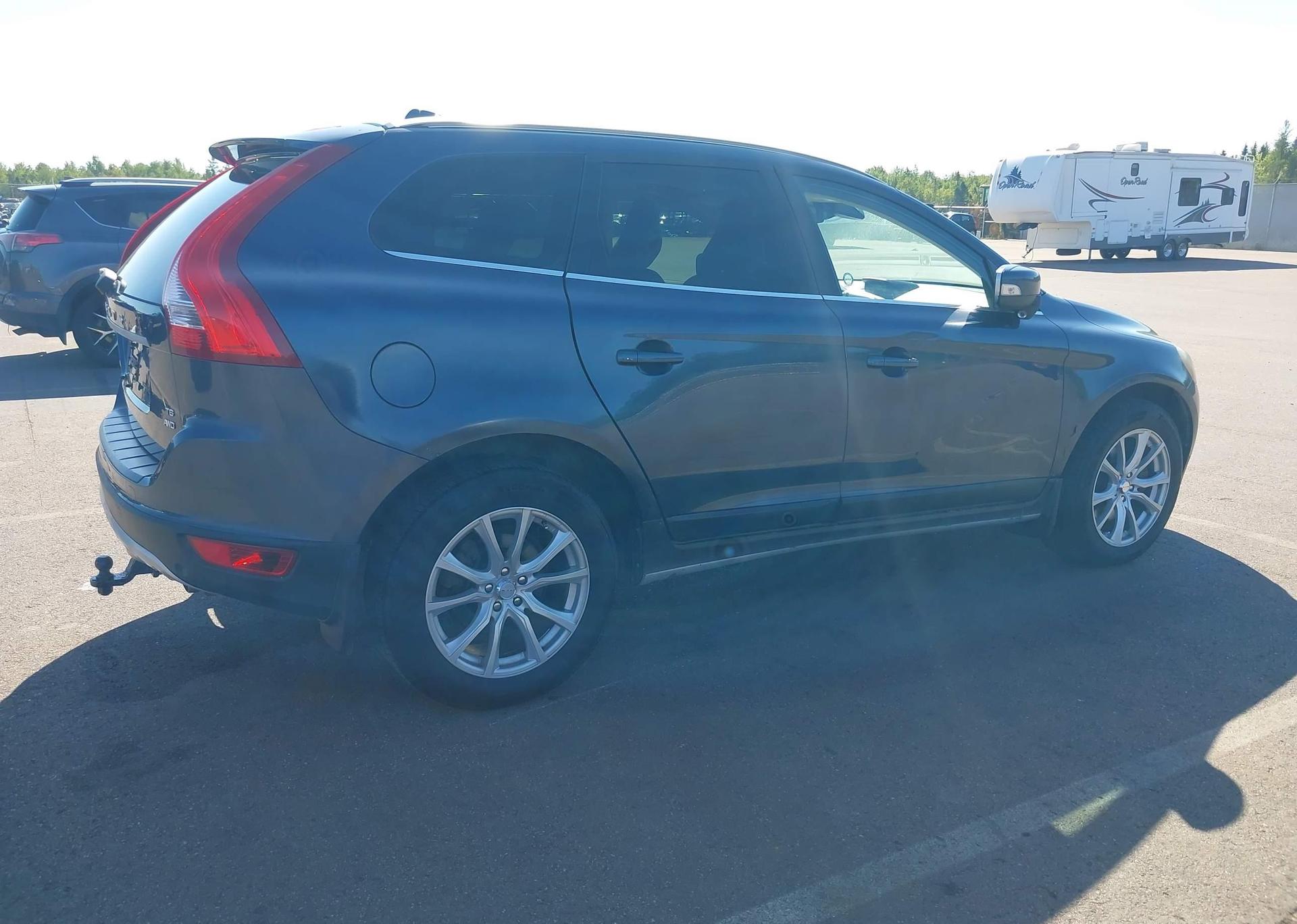 2010 VOLVO XC60
