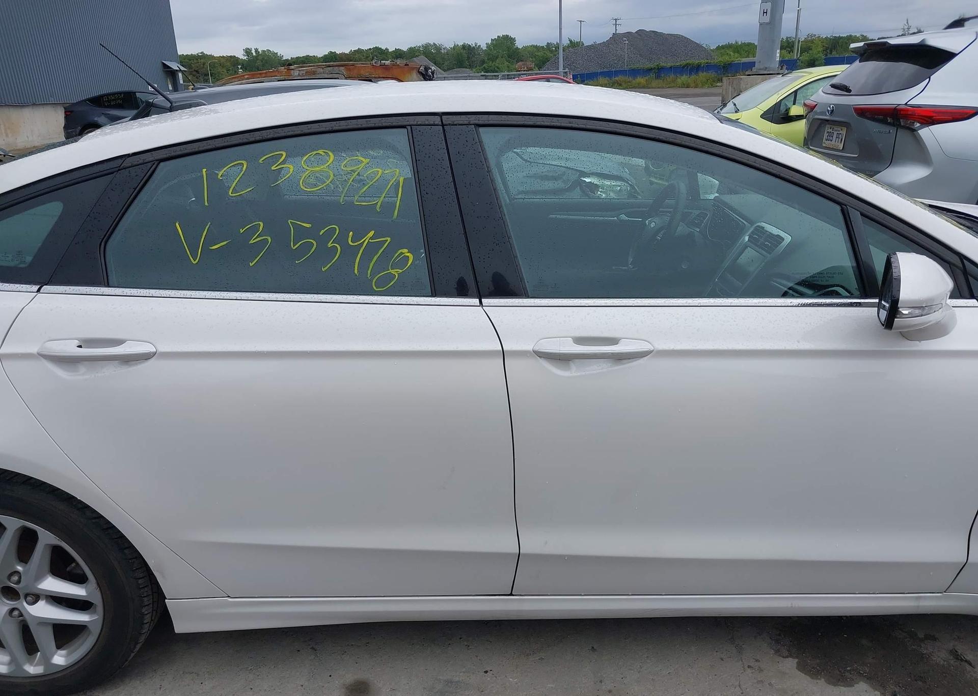 2013 FORD FUSION SE