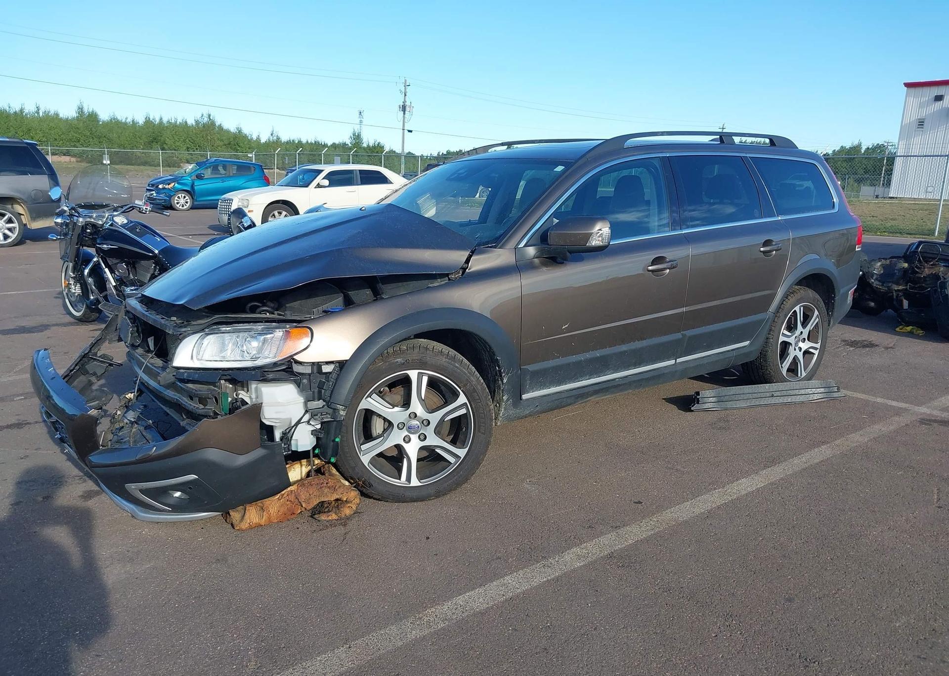 2015 VOLVO XC70 T6 PLATINUM