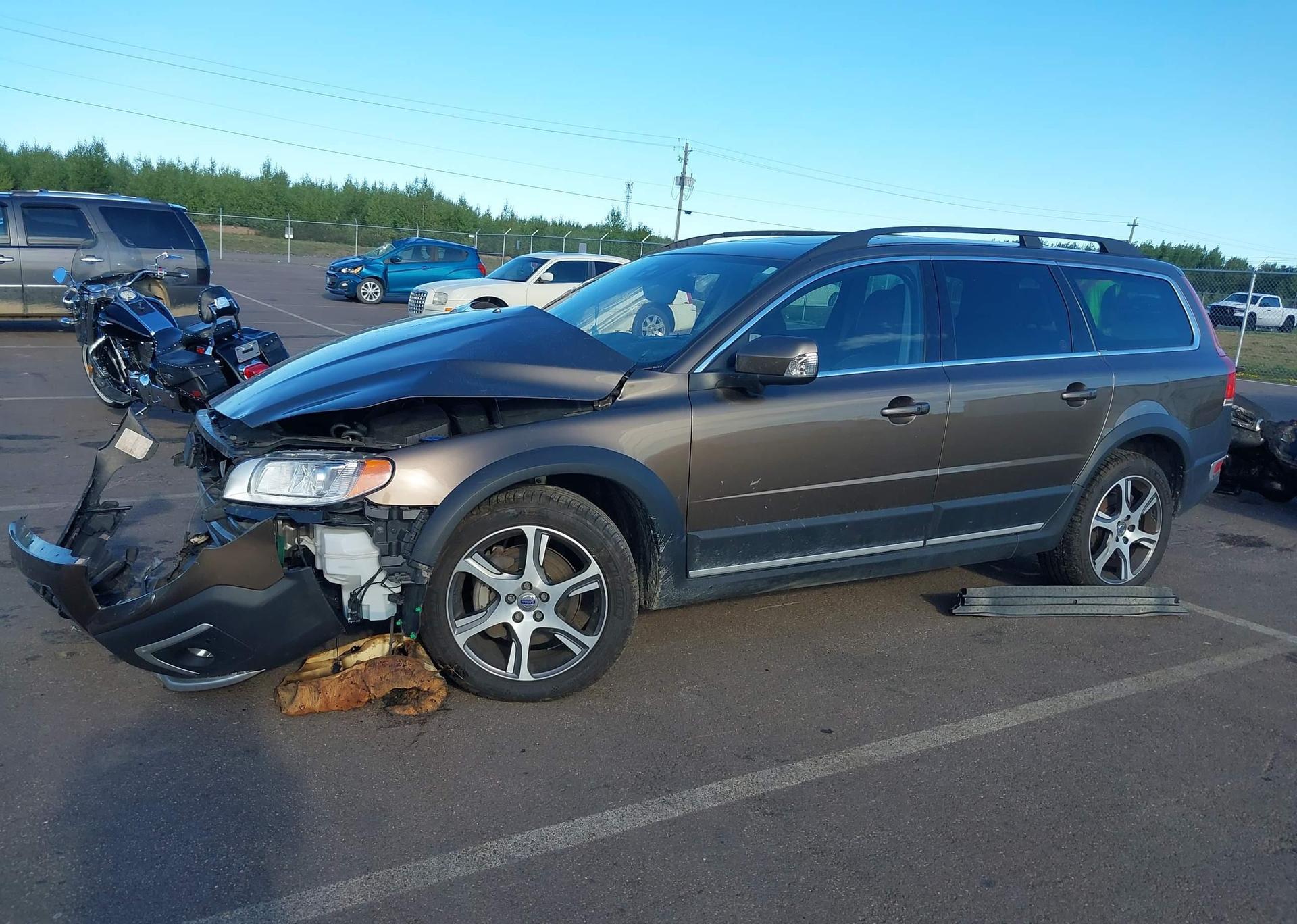 2015 VOLVO XC70 T6 PLATINUM