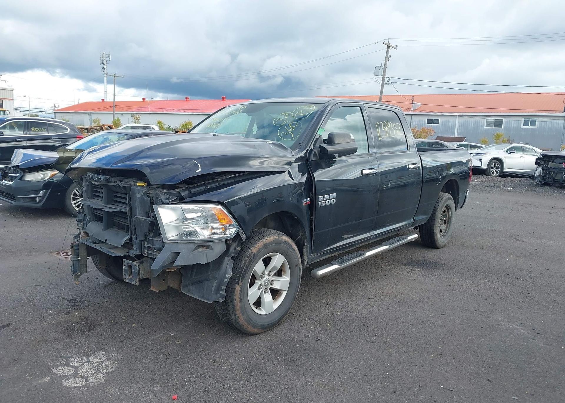 2016 RAM 1500 SLT