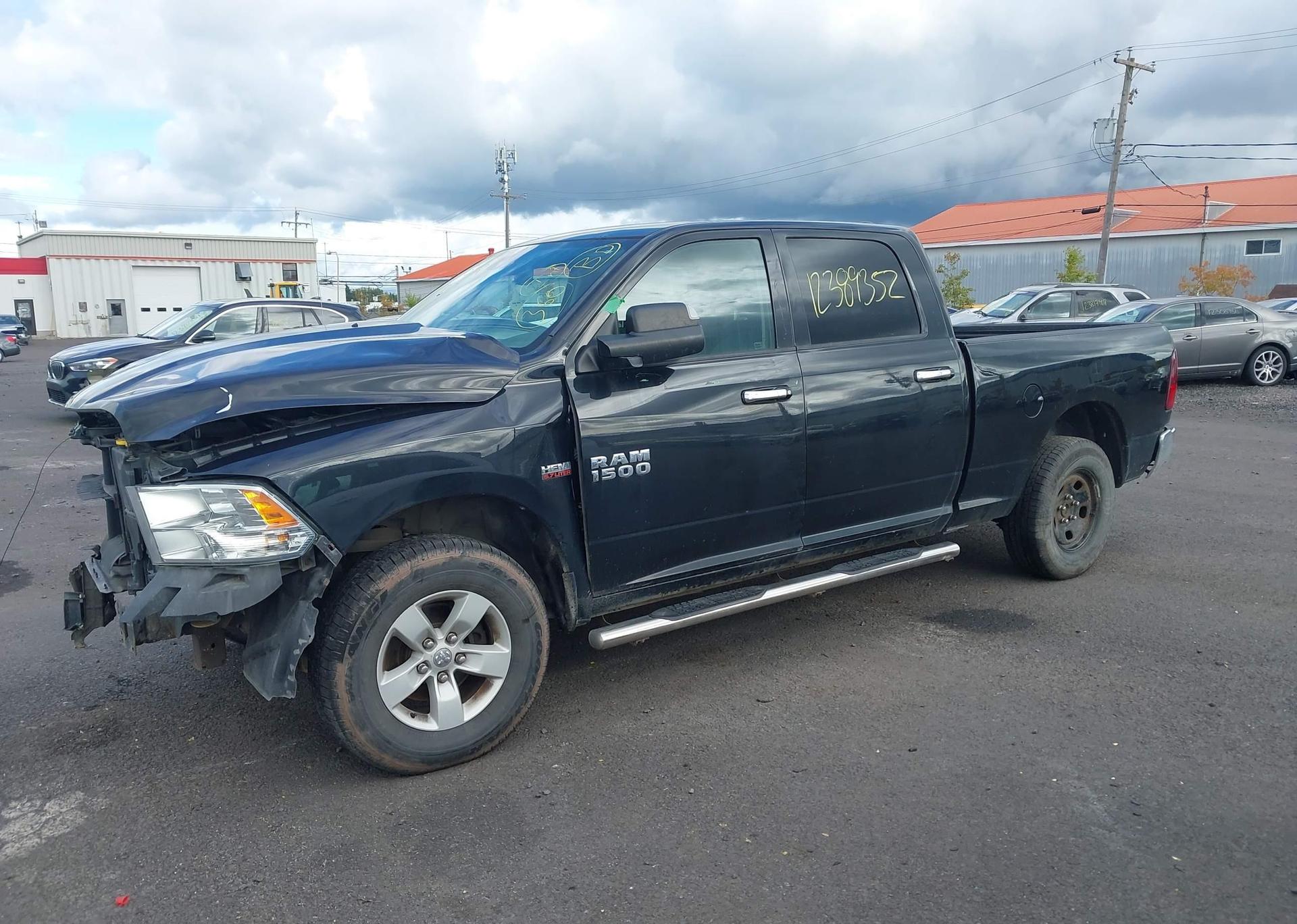 2016 RAM 1500 SLT