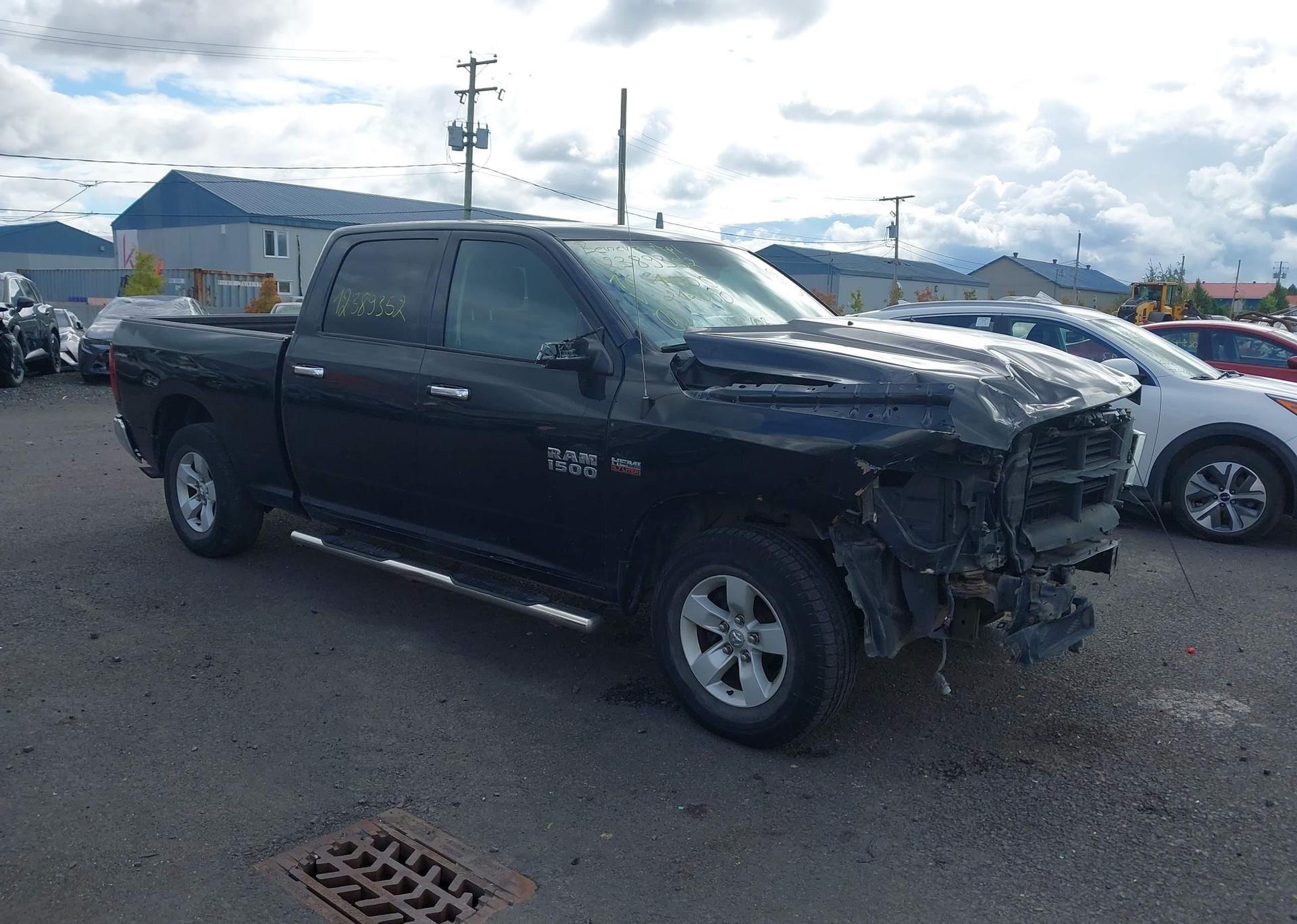 2016 RAM 1500 SLT