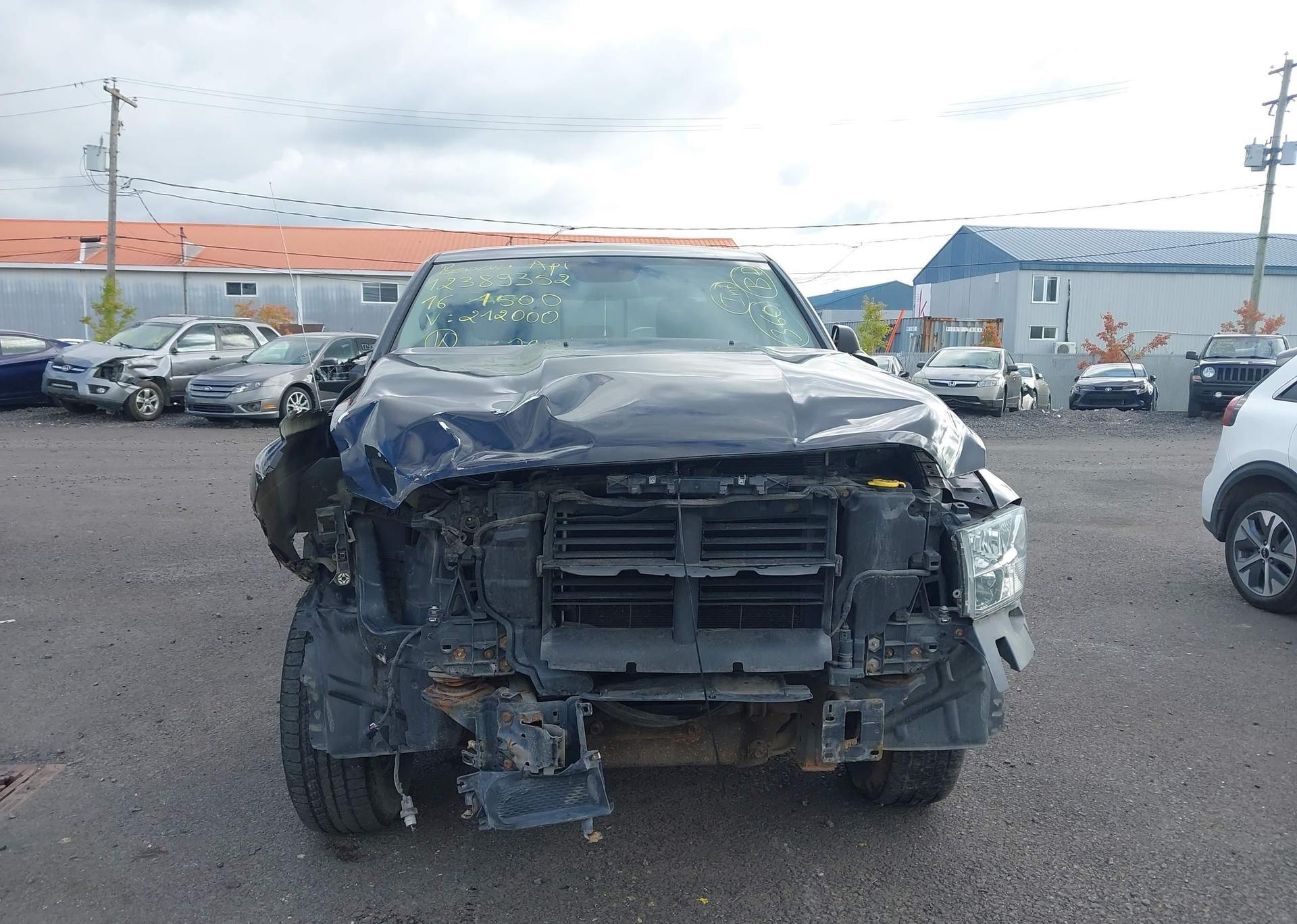 2016 RAM 1500 SLT