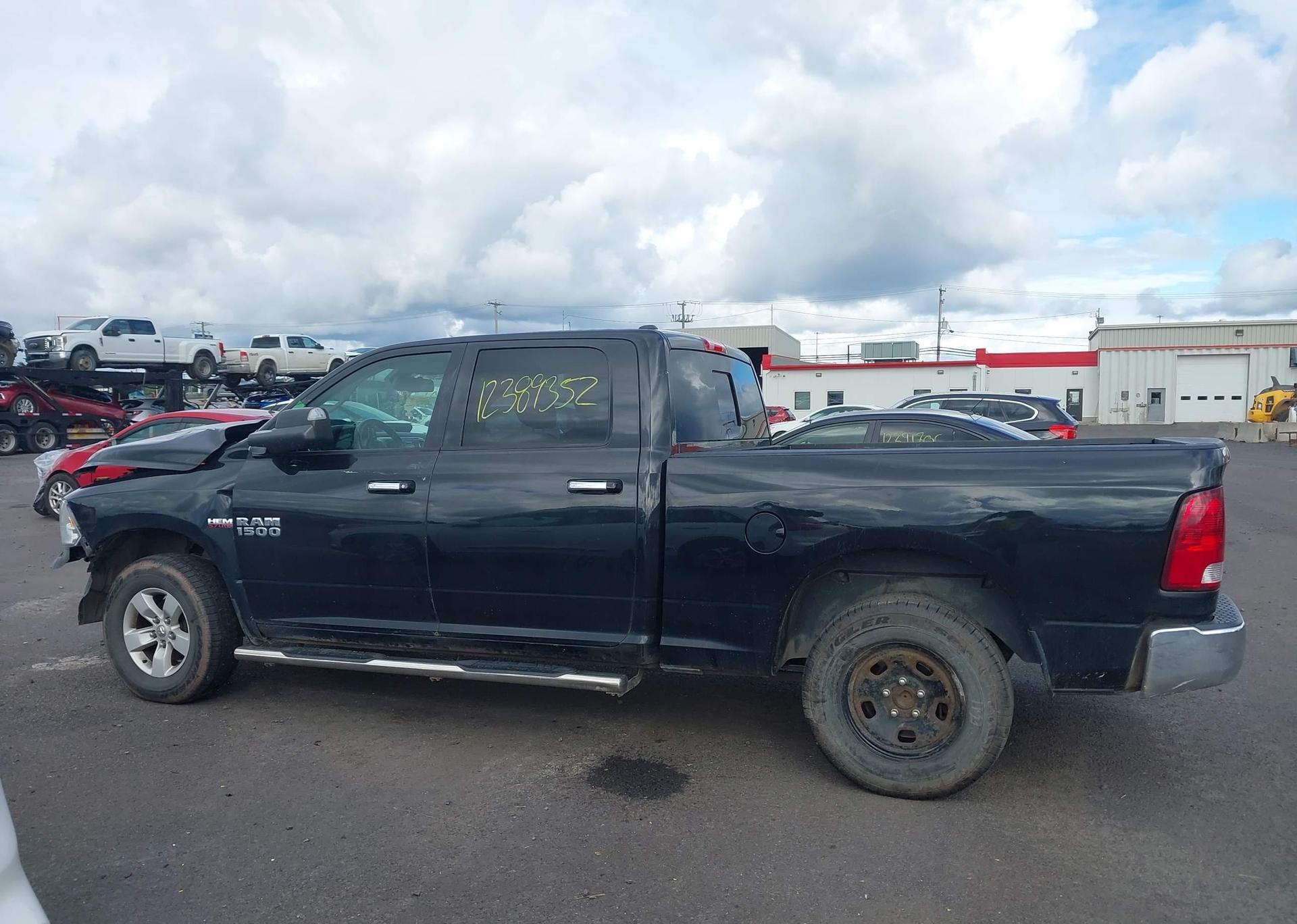 2016 RAM 1500 SLT