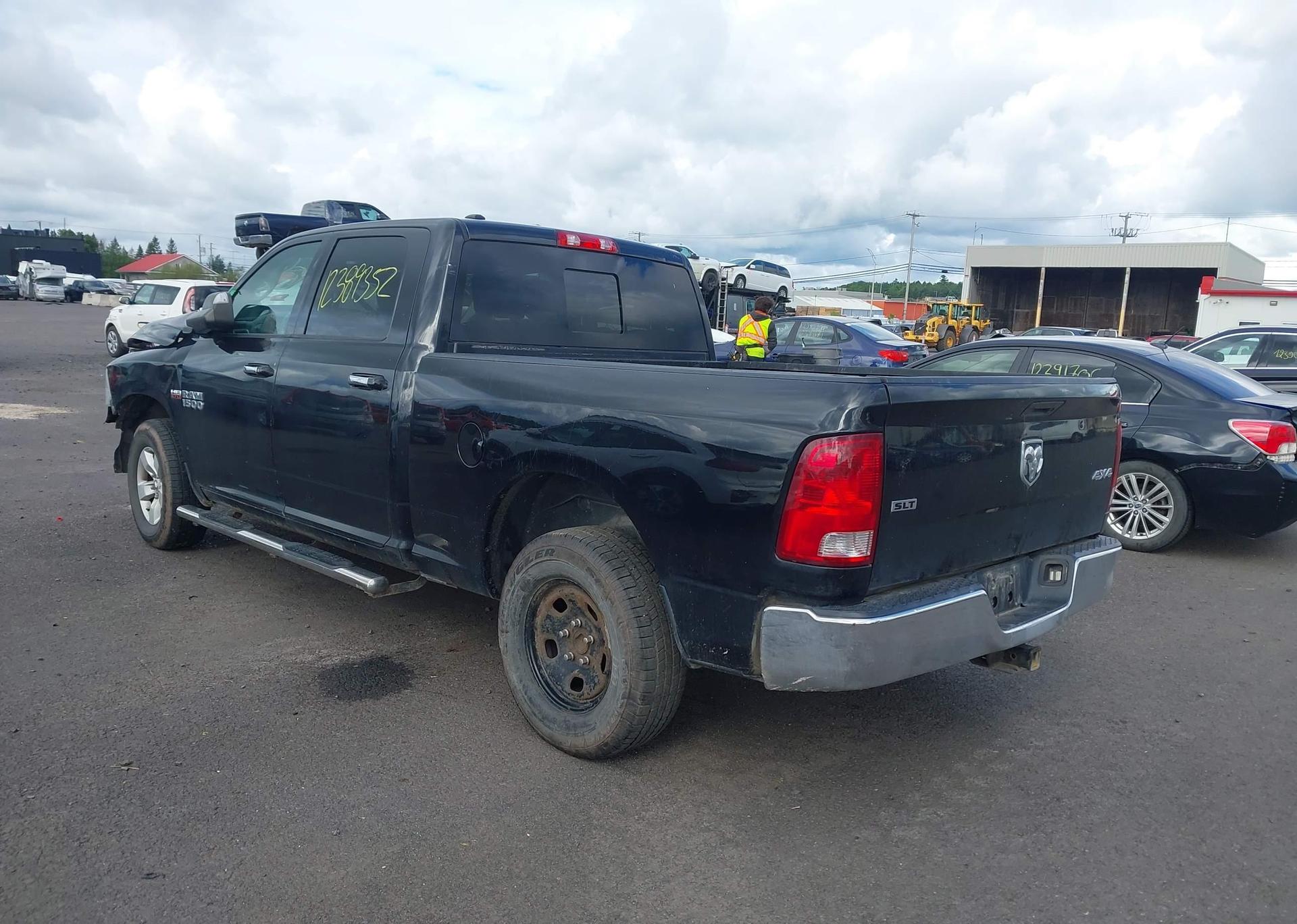 2016 RAM 1500 SLT