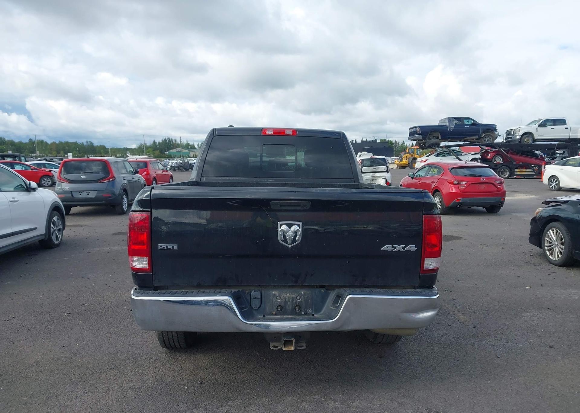 2016 RAM 1500 SLT