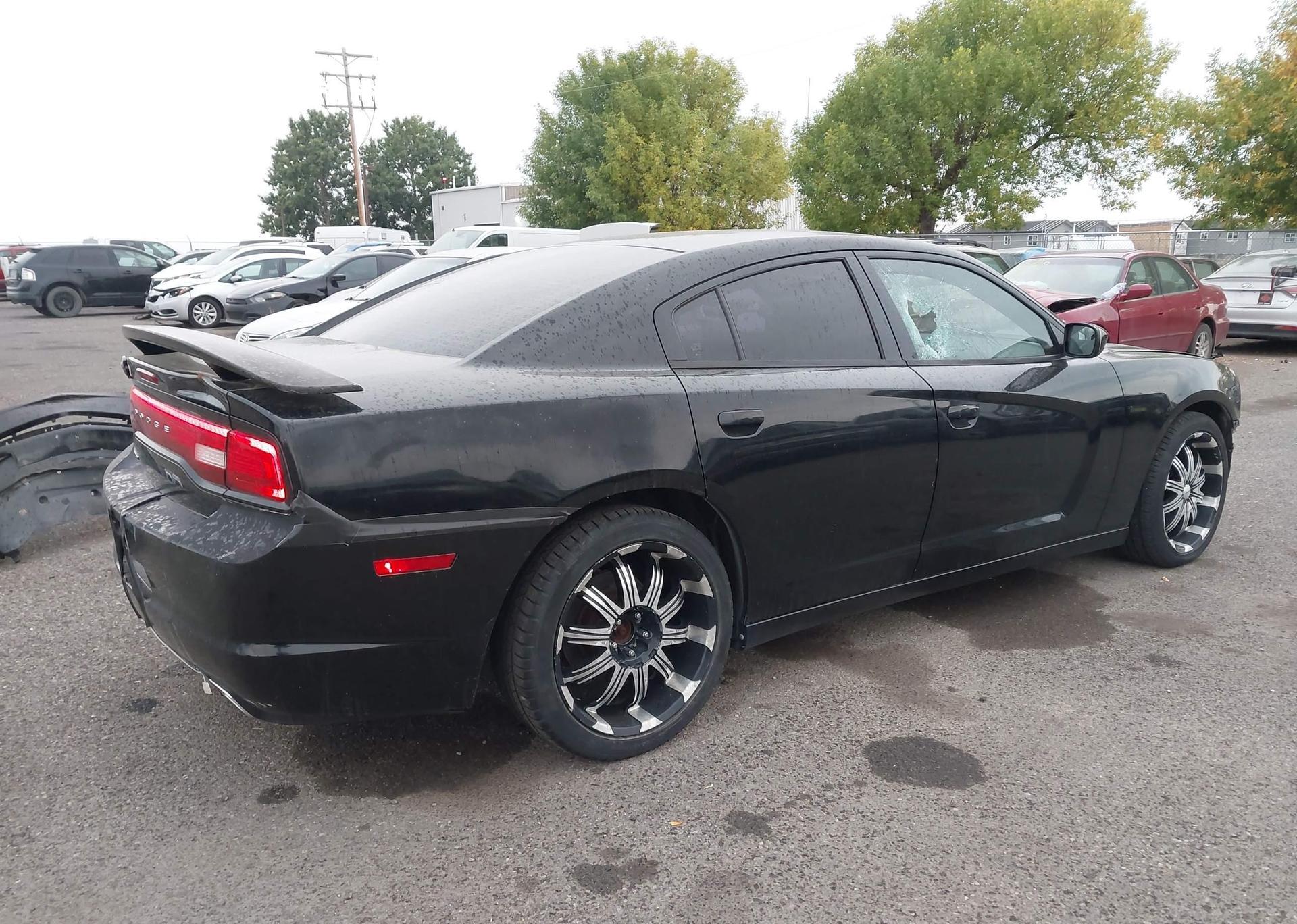 2012 DODGE CHARGER SE