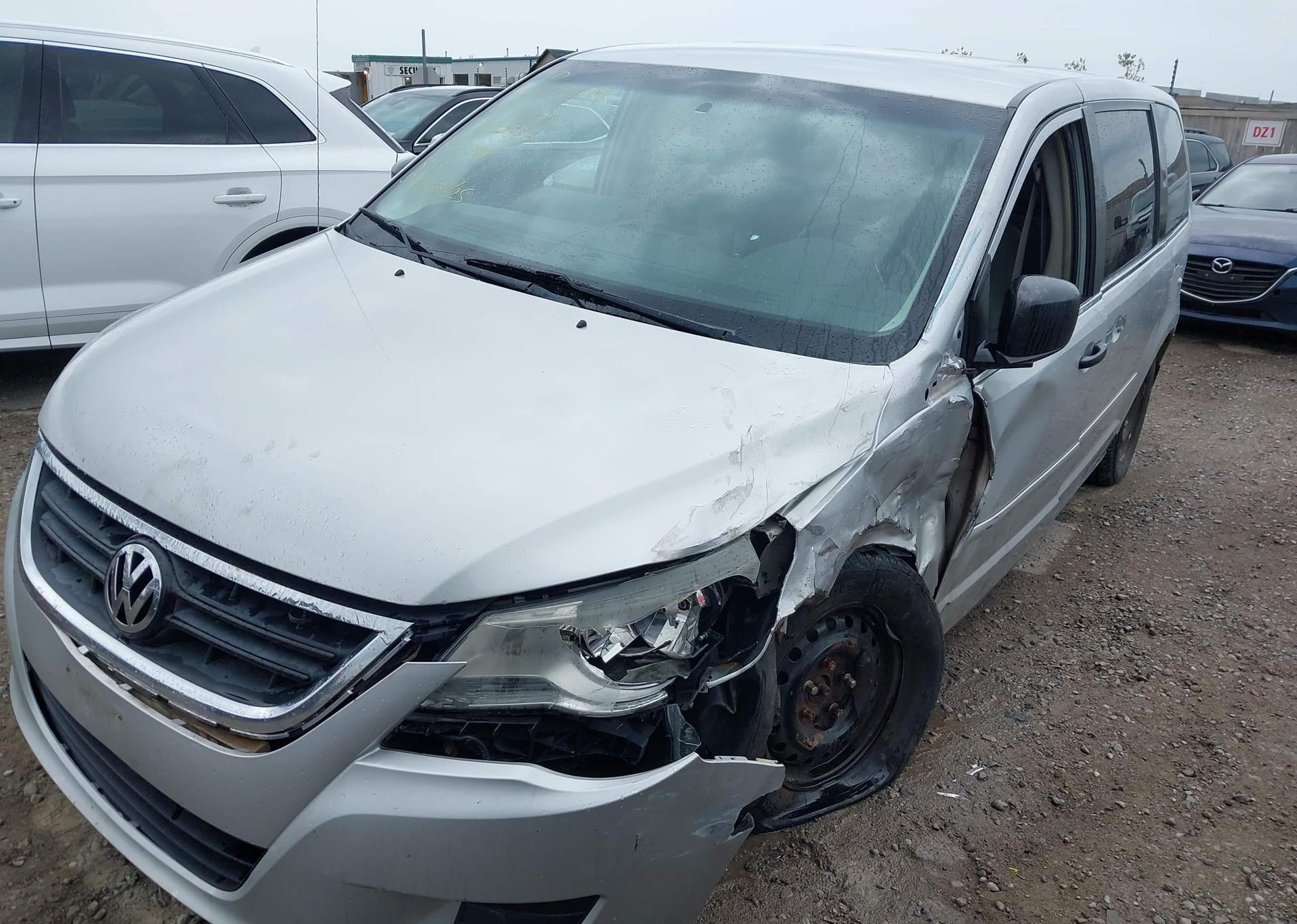 2010 VOLKSWAGEN ROUTAN TRENDLINE