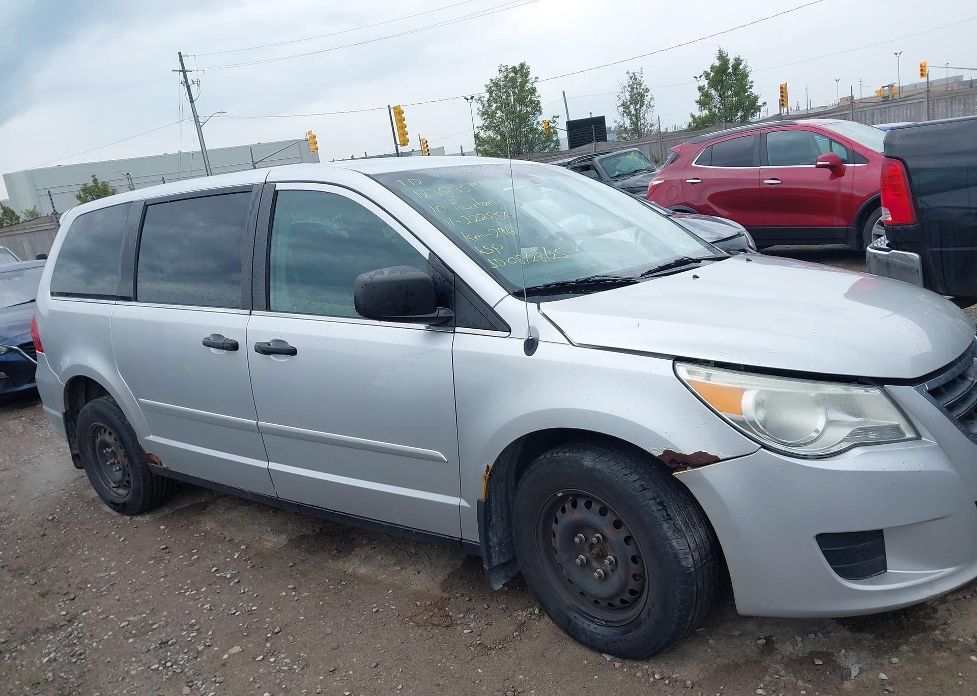 2010 VOLKSWAGEN ROUTAN TRENDLINE